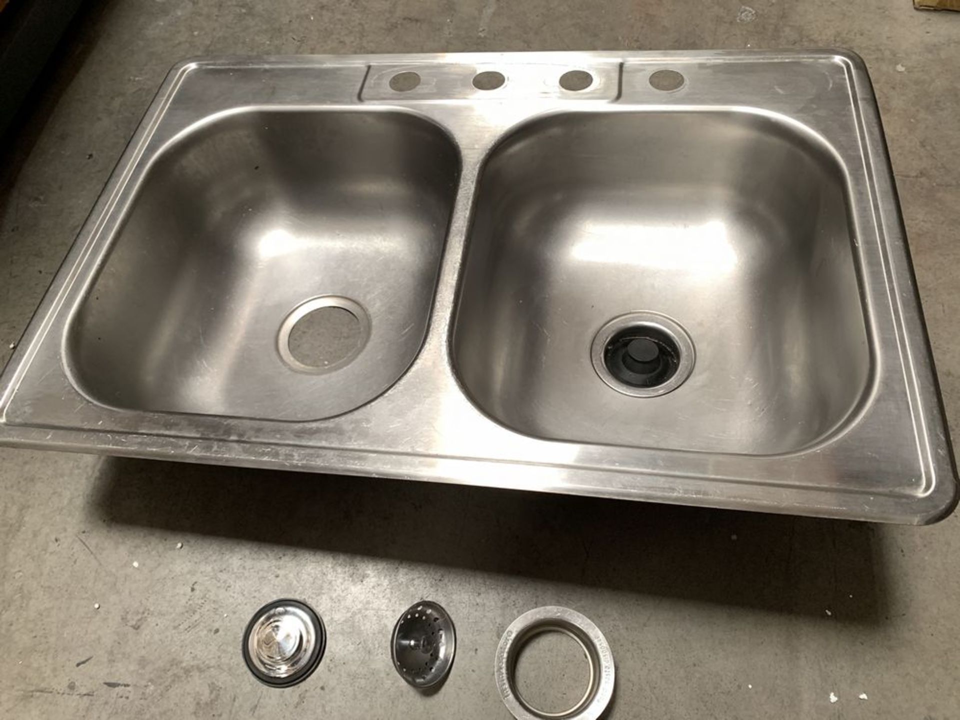 Metal Kitchen Sink - Image 3 of 5