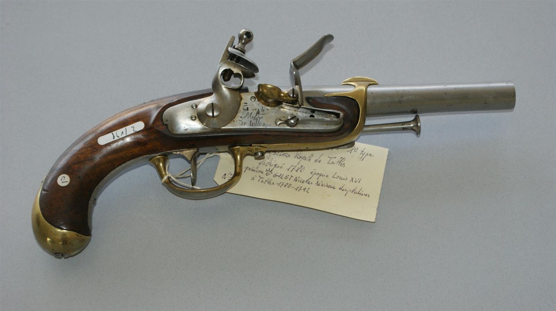 1 PISTOLET à silex modèle 1779 de marine - 1er modèle à platine signé [...]