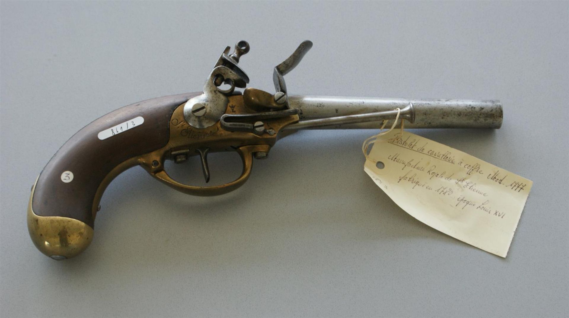 1 PISTOLET à coffre à silex Modèle 1777 de cavalerie - Poinçon L couronné, St [...] - Bild 2 aus 5