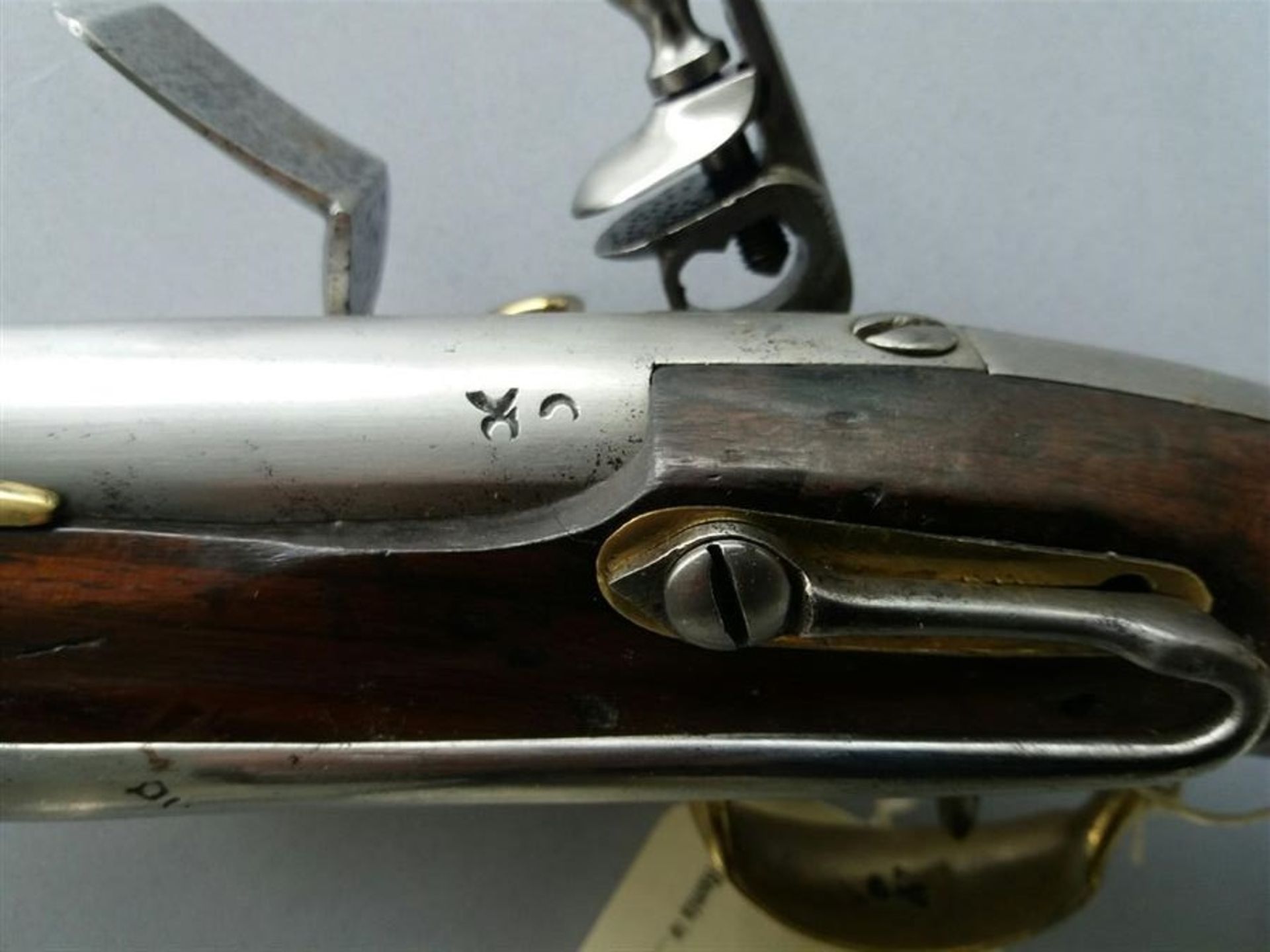 1 PISTOLET à silex modèle 1779 de marine - 1er modèle à platine signé [...] - Bild 4 aus 5