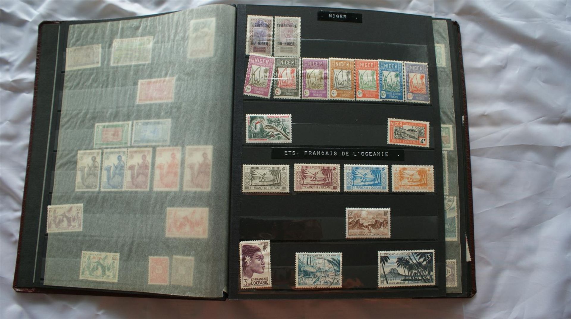 2 albums de TIMBRES colonies et divers (albums 42 et 43) - - Bild 5 aus 6