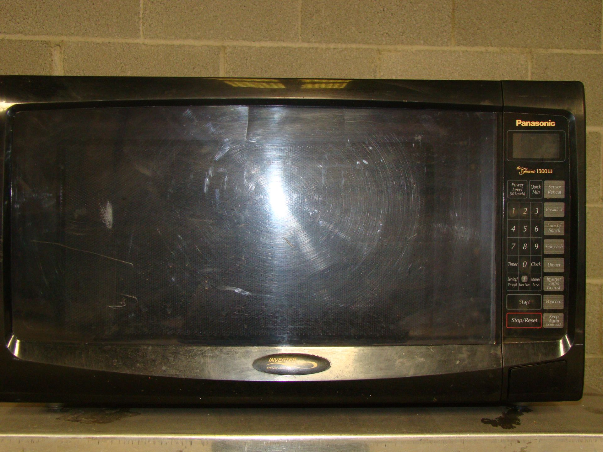 Panasonic Microwave 24" x 18" x13"