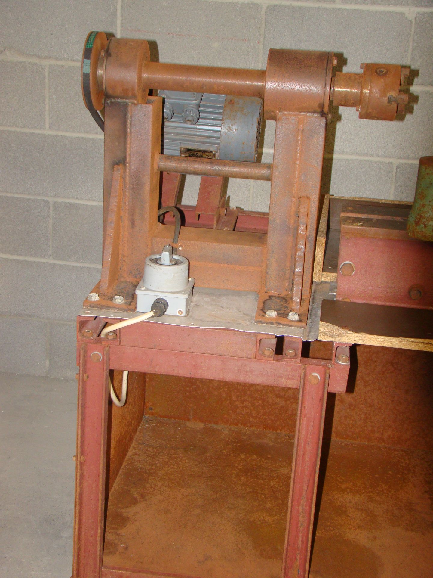 Heavy Duty 18" Wood Lathe on Stand - Image 2 of 9