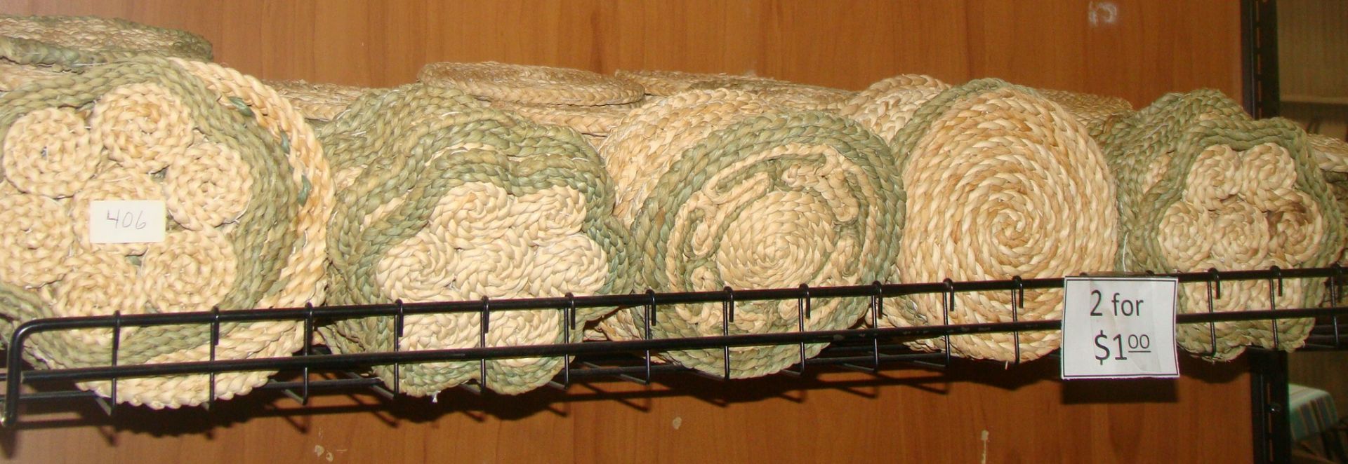 Shelf of wicker Hot Pads