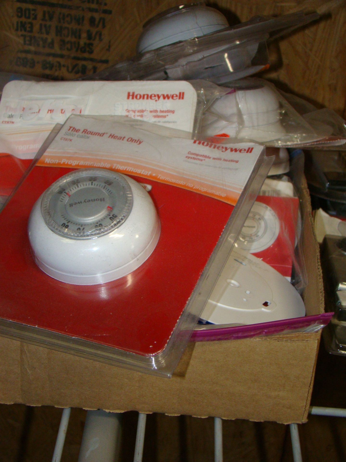 Lot of Honeywell Round Heat only thermostat - Image 2 of 2