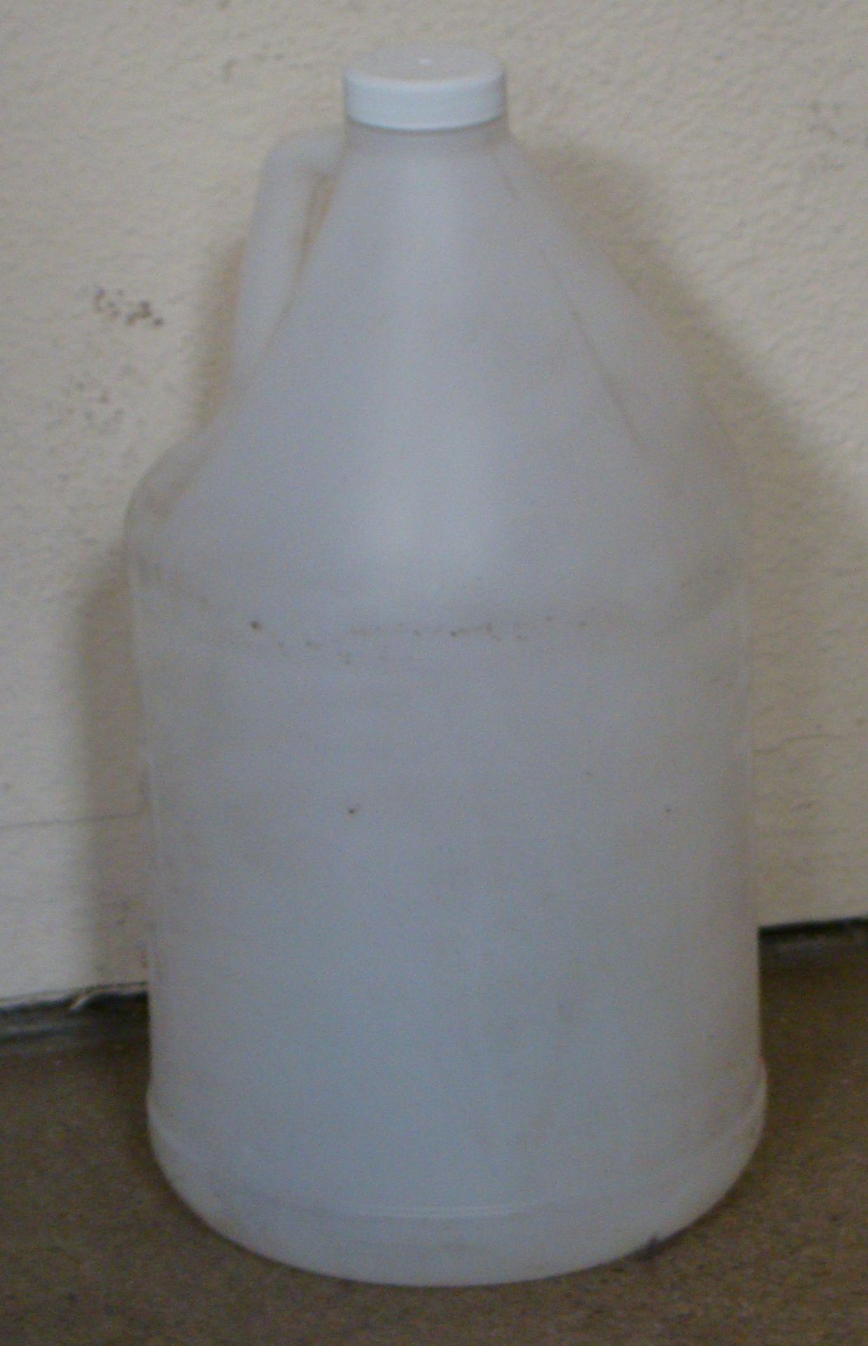 120 + 1 gallon Empty Plastic Bottles - 1 pallet - Bild 3 aus 3