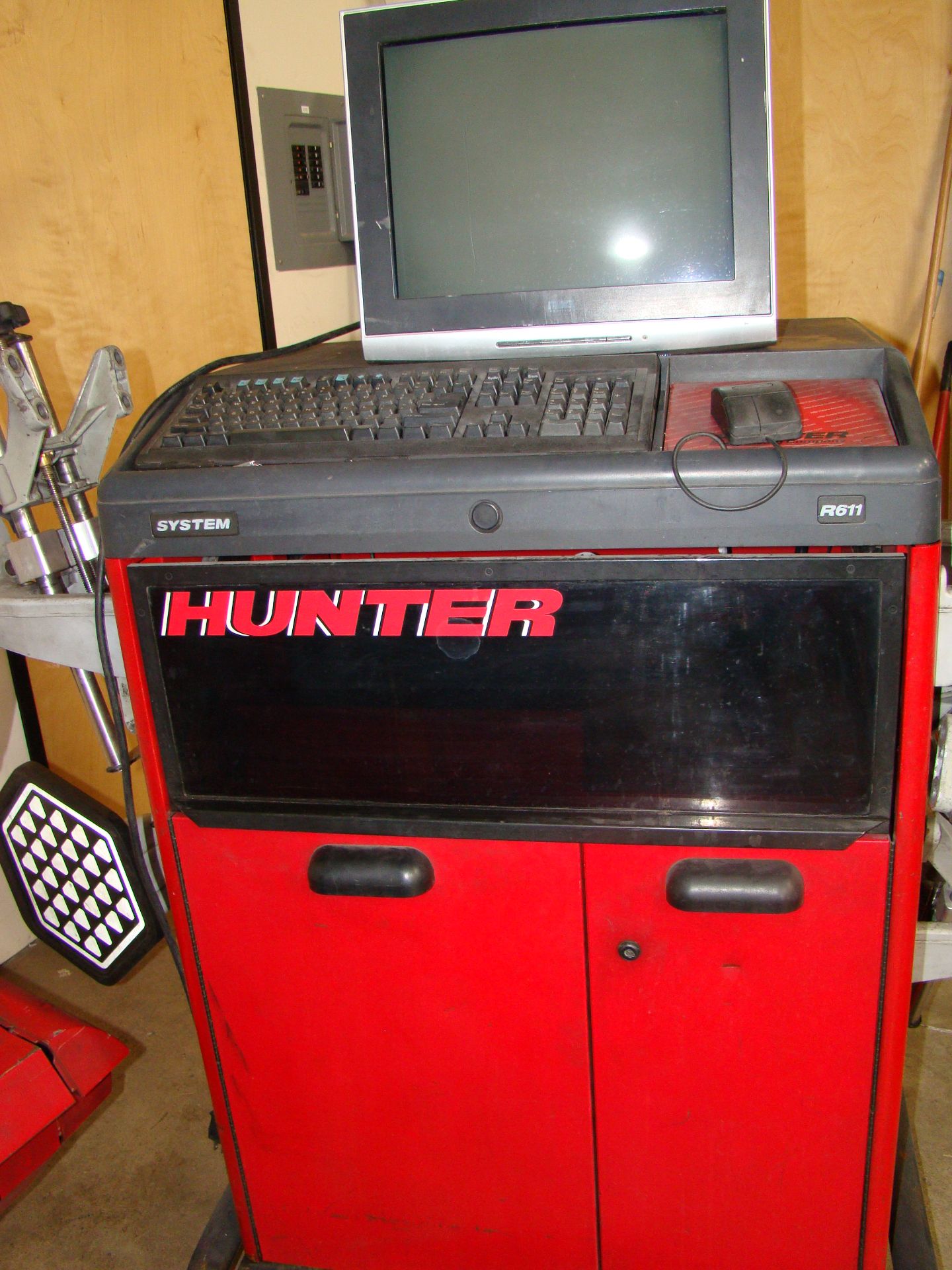 Hunter DSP400 Alignment Machine, 4-DSP 400 sensors, compter, & mobile cart on wheels - Image 11 of 11