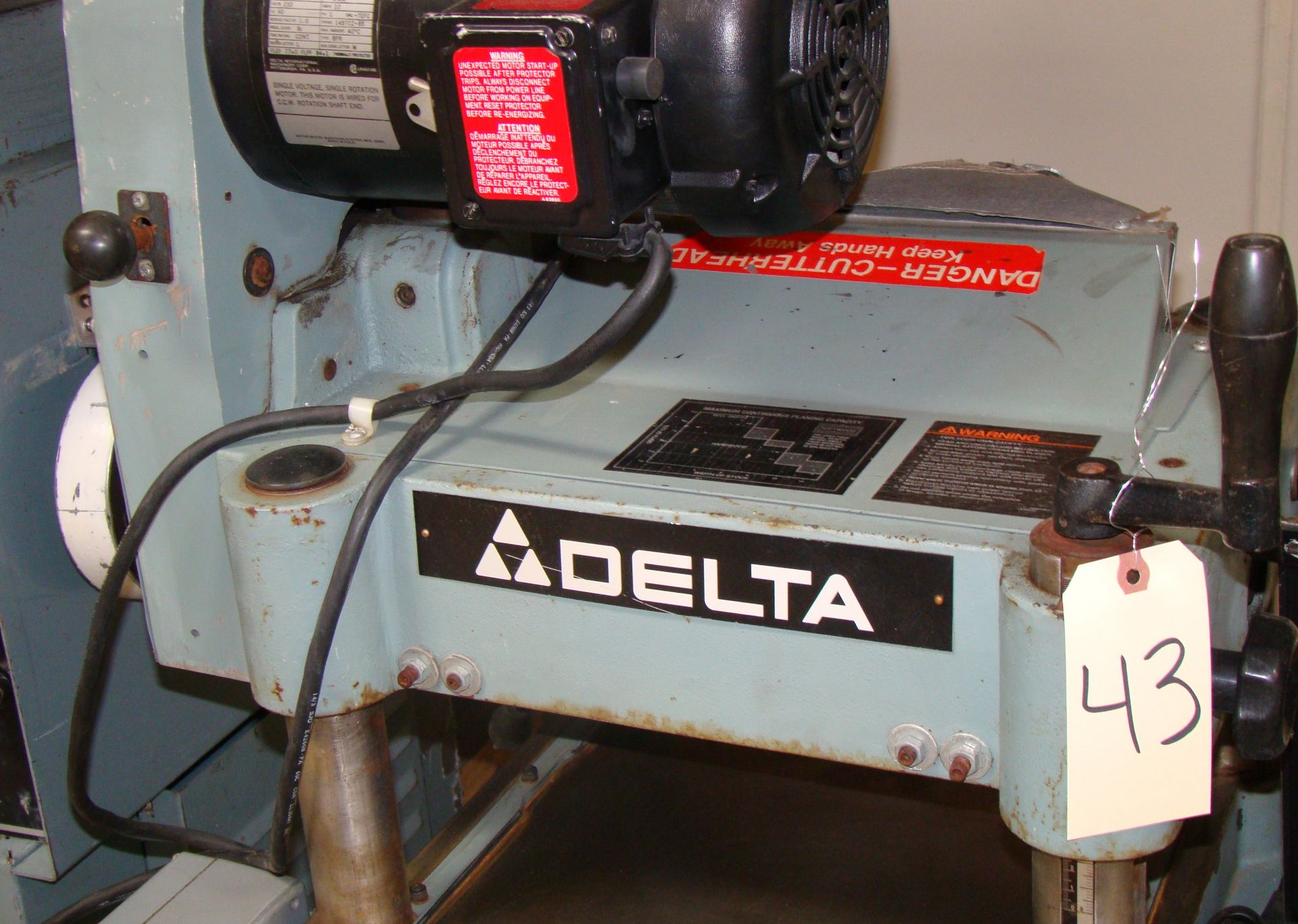 Delta 13" Wood Planer Model 22-660 2HP 220 Volt 1PH - Image 5 of 5