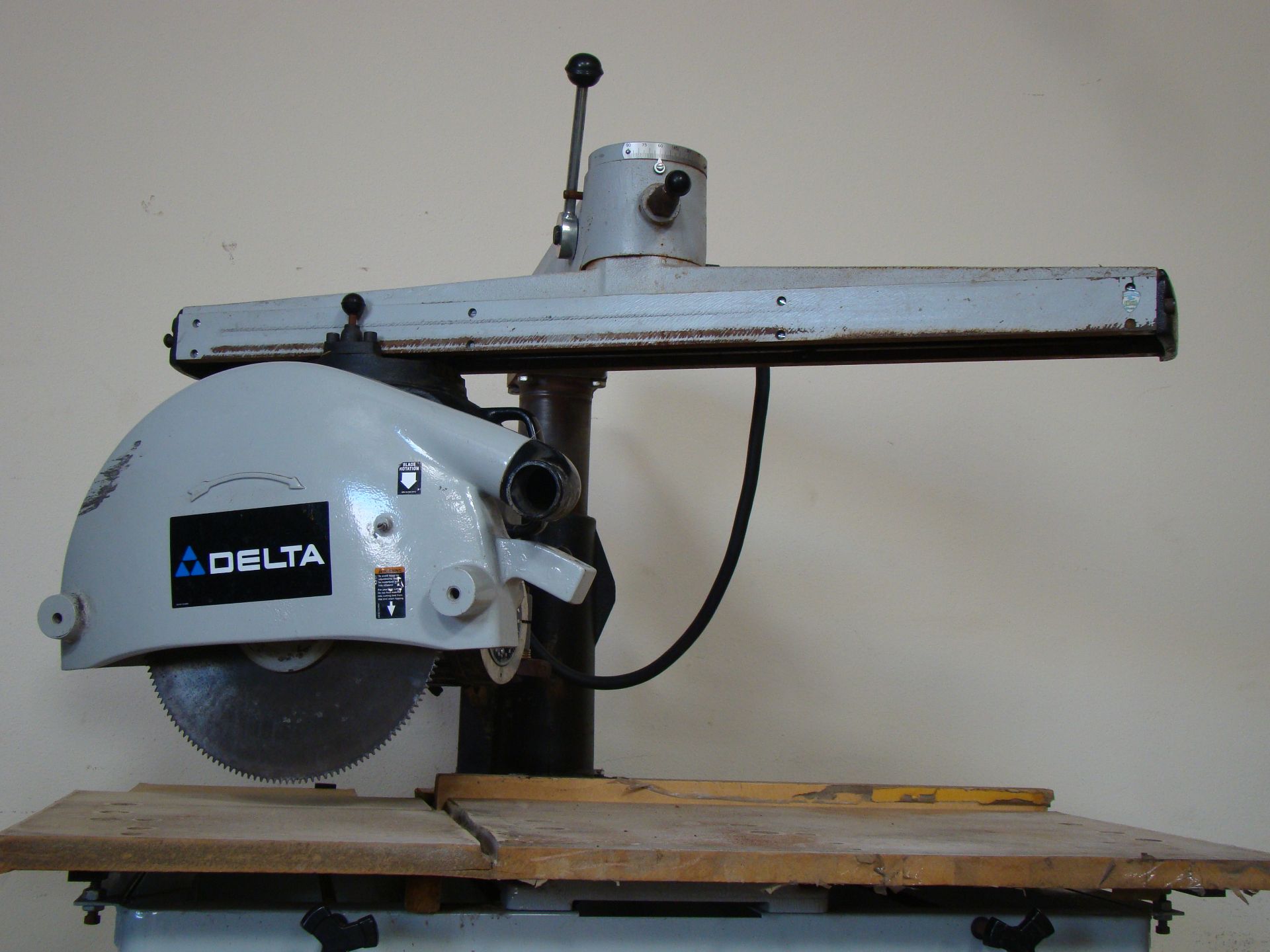 Delta 33-421 18" Radial Arm Saw 7.5 HP 230/460 Volt 3PH - Image 6 of 7