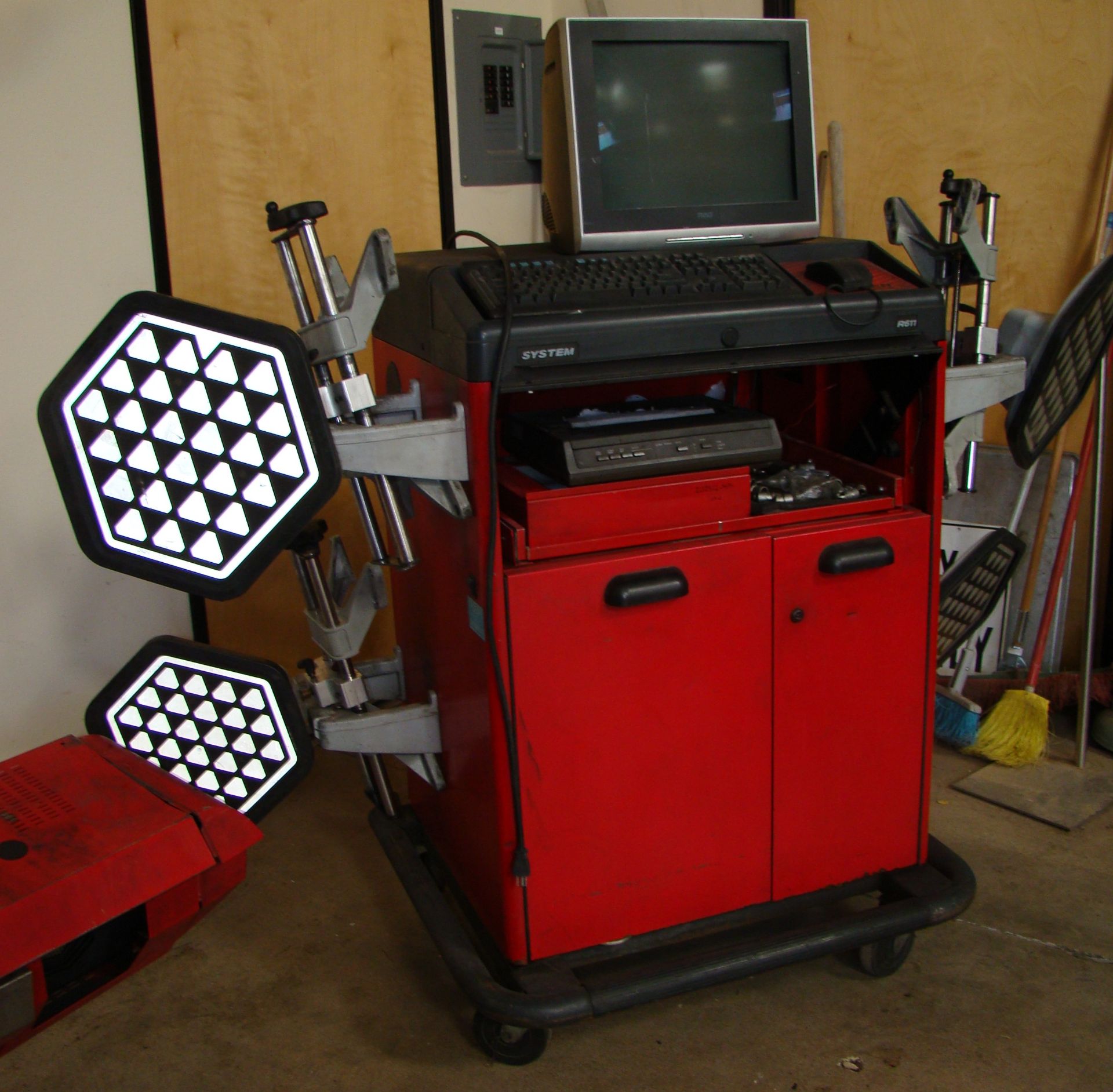 Hunter DSP400 Alignment Machine, 4-DSP 400 sensors, compter, & mobile cart on wheels - Image 8 of 11