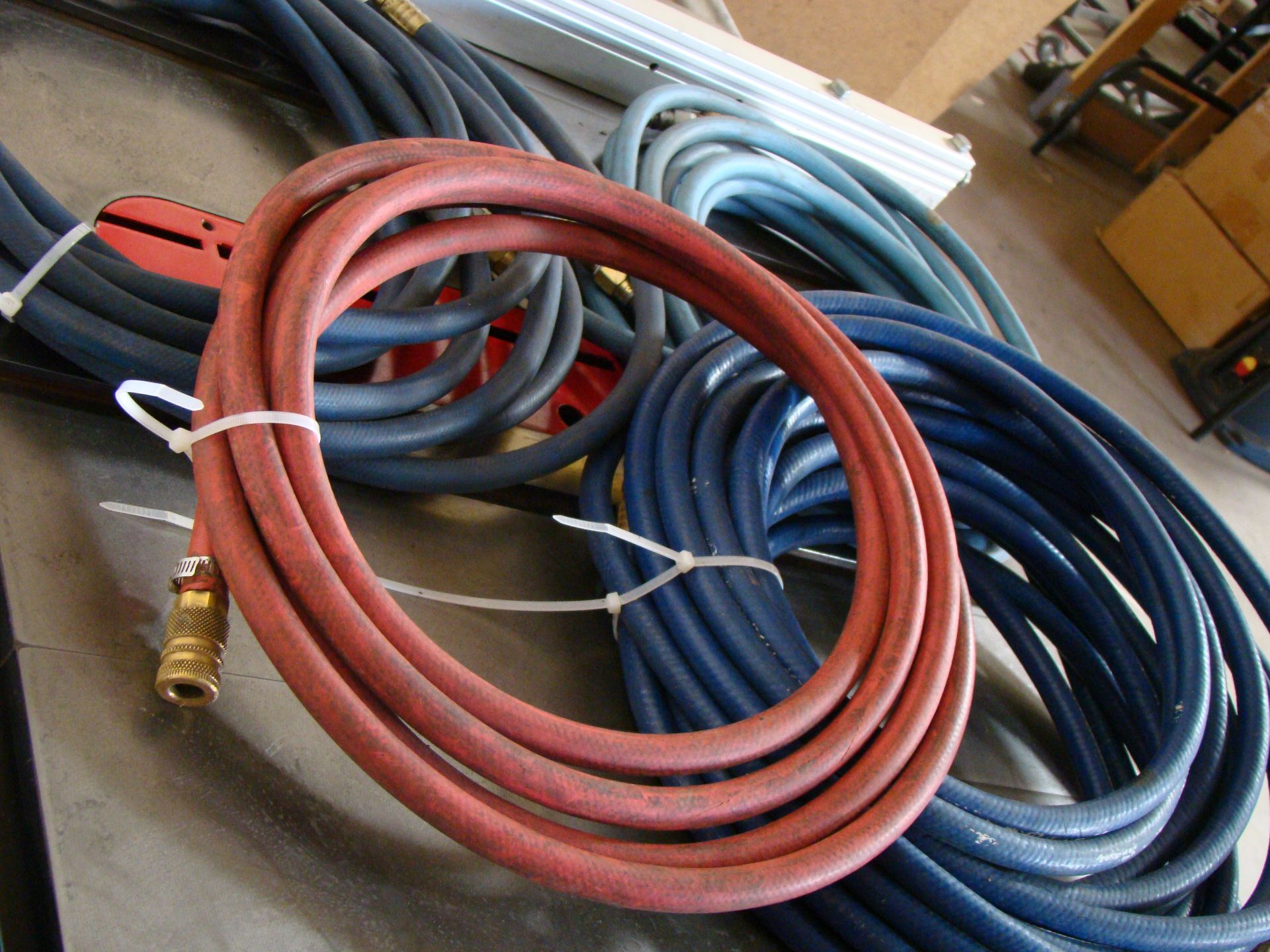 4 - Compressor Air Hoses-2 Blue, 1 lt blue, 1 red - Image 3 of 3