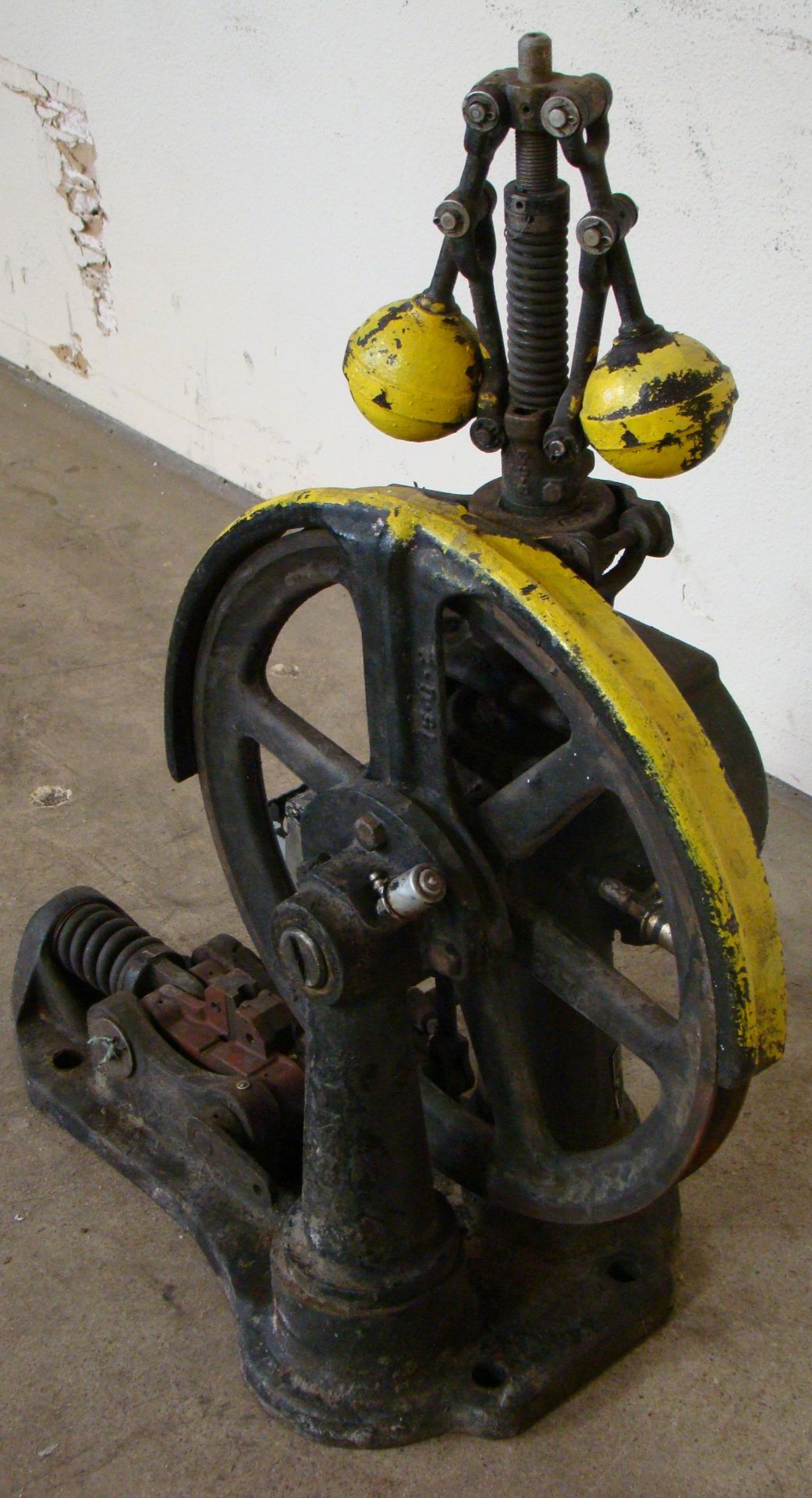 Antique Otis Elevator Safety Governor Brake, Cast Iron Brass Steampunk Carspeed, 700 FPM - Image 2 of 5