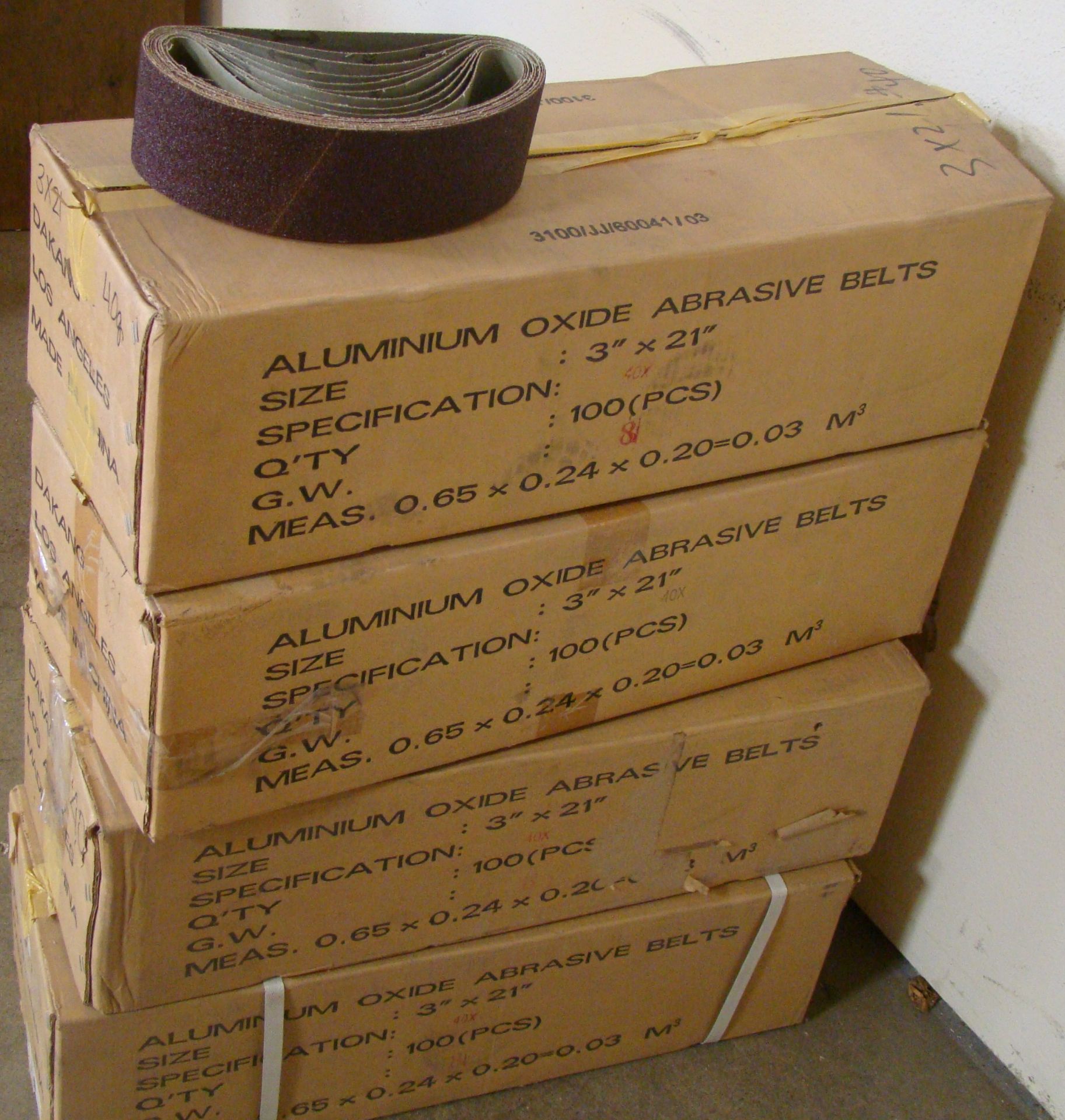 400 - Aluminum Oxide Abrasive Belts, 3"x 21" 40 grit (100 per box) 4 boxes - Bild 2 aus 2