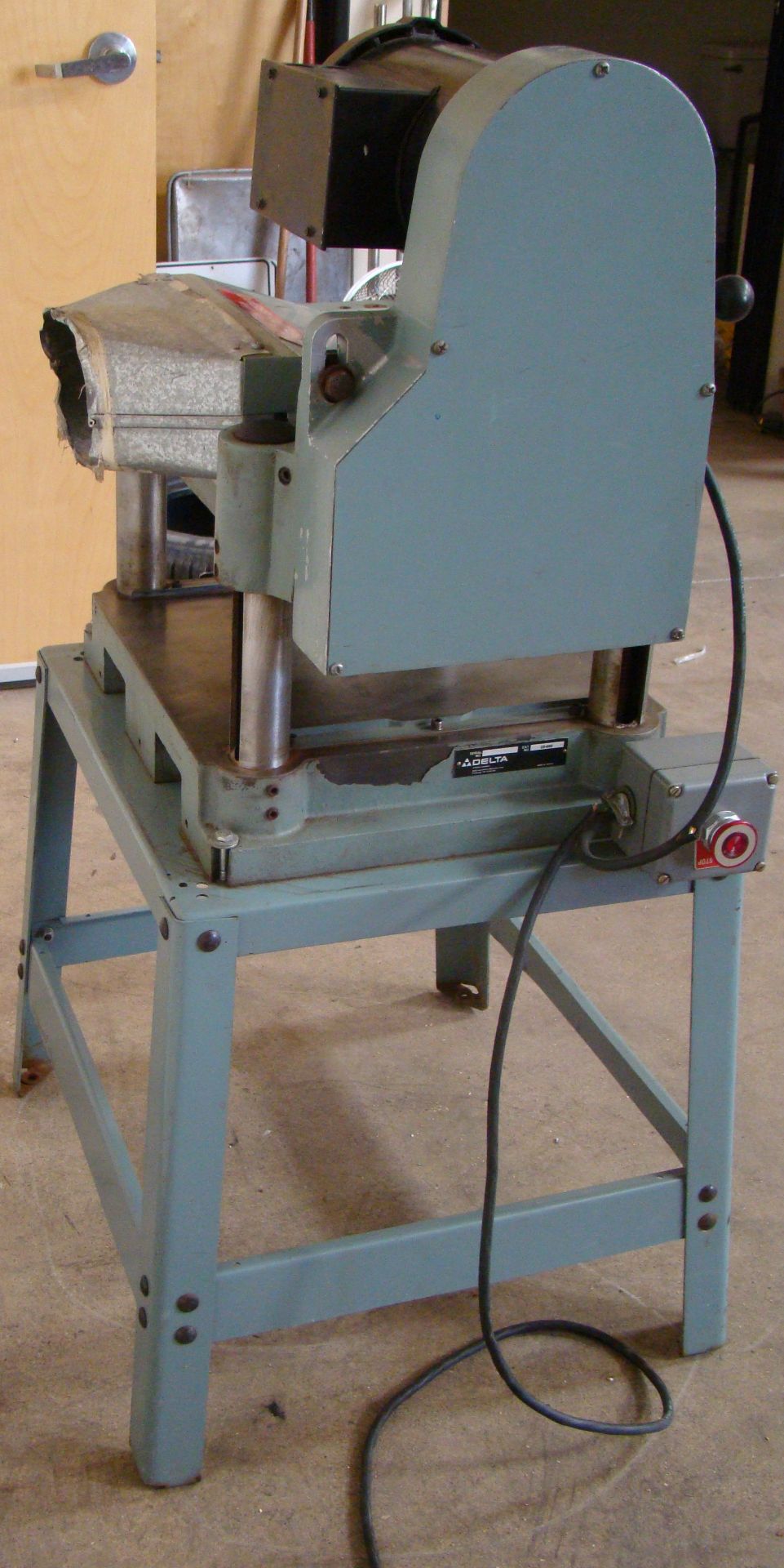 Delta 13" Wood Planer Model 22-660 2HP 220 Volt 1PH - Image 3 of 5