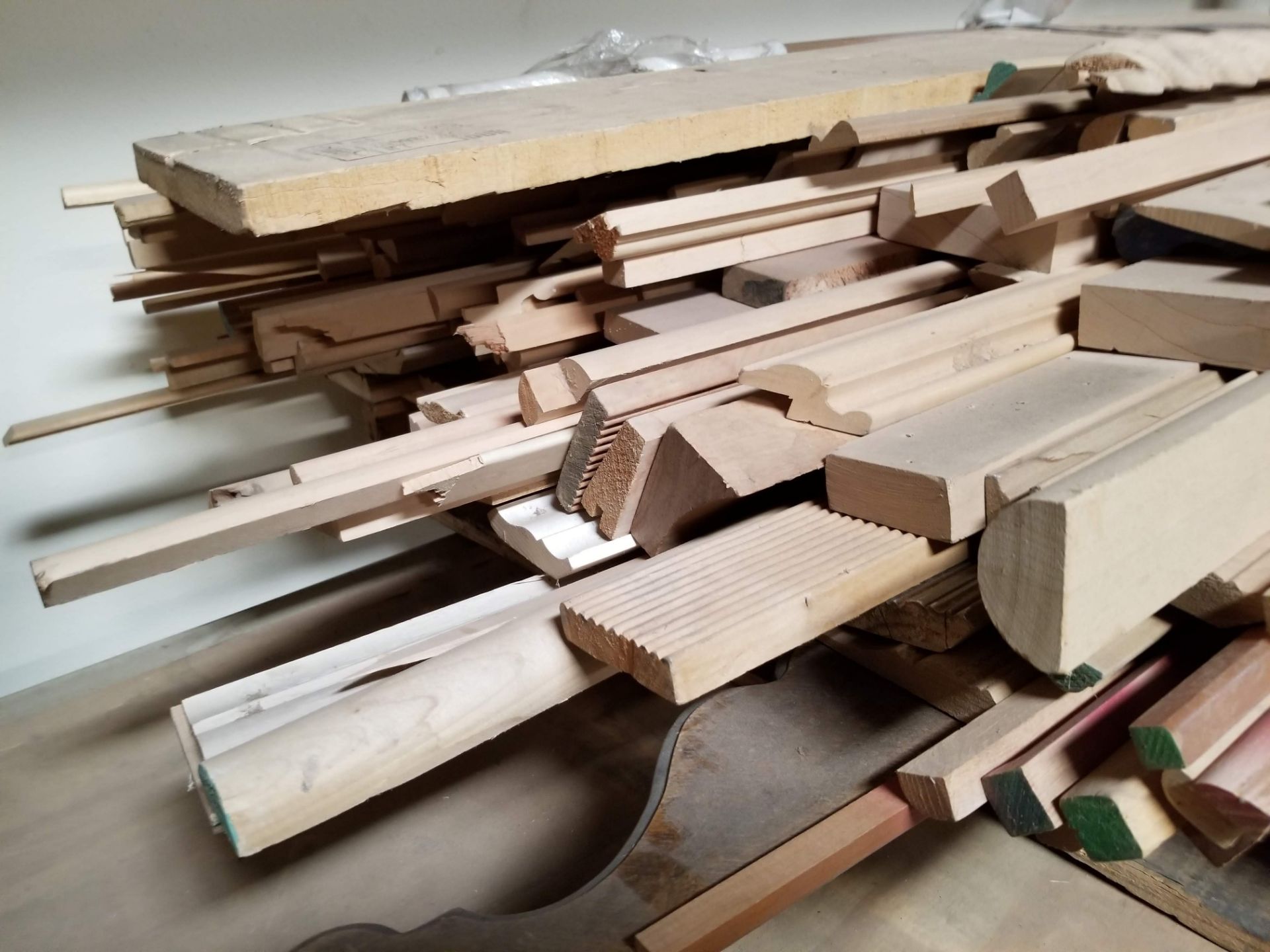 Pallet of Misc Mouldings - Bild 4 aus 5