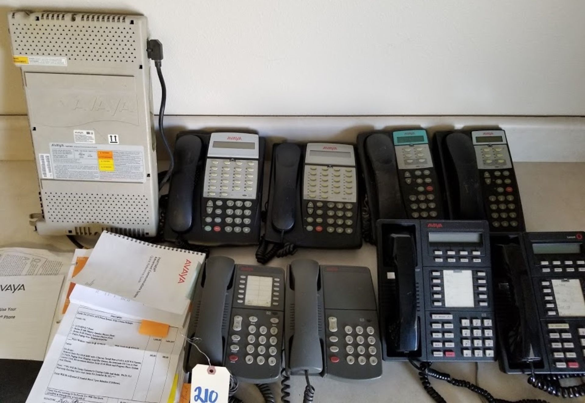 Avaya Phone System + 7 phones