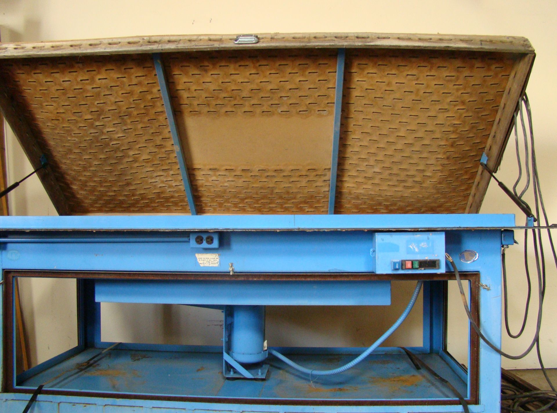 Denray Downdraft Wood Sanding Machine 4' x 8' Table Model 9600, 2HP 230/460 Volt 3PH - Image 3 of 8