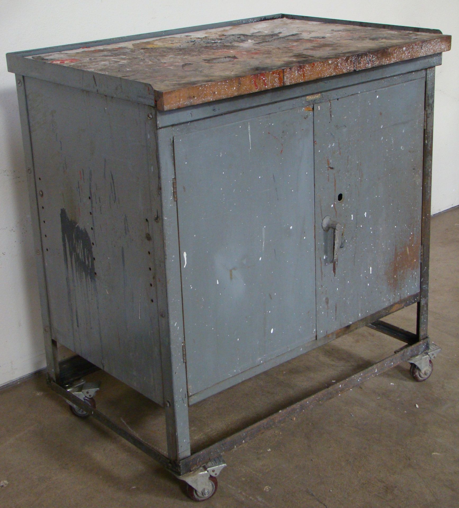 Rolling Storage Cabinet 40"h x 36"w x 25"d - Image 3 of 6