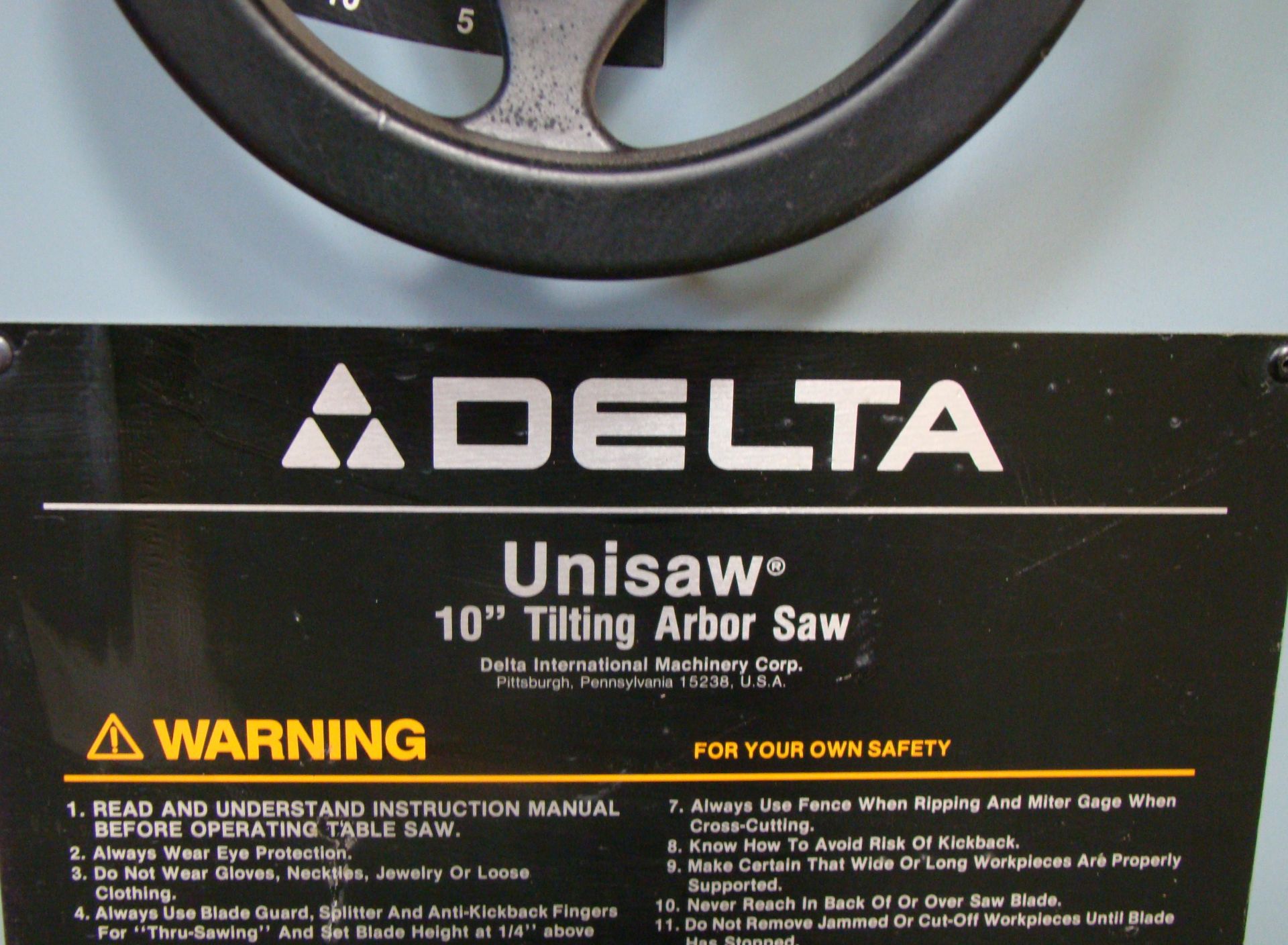 Delta Unisaw 10" Tilting Arbor Table Saw 25" Jet Lock Rails & Fence 5HP 220 Volt 3PH - Image 6 of 7