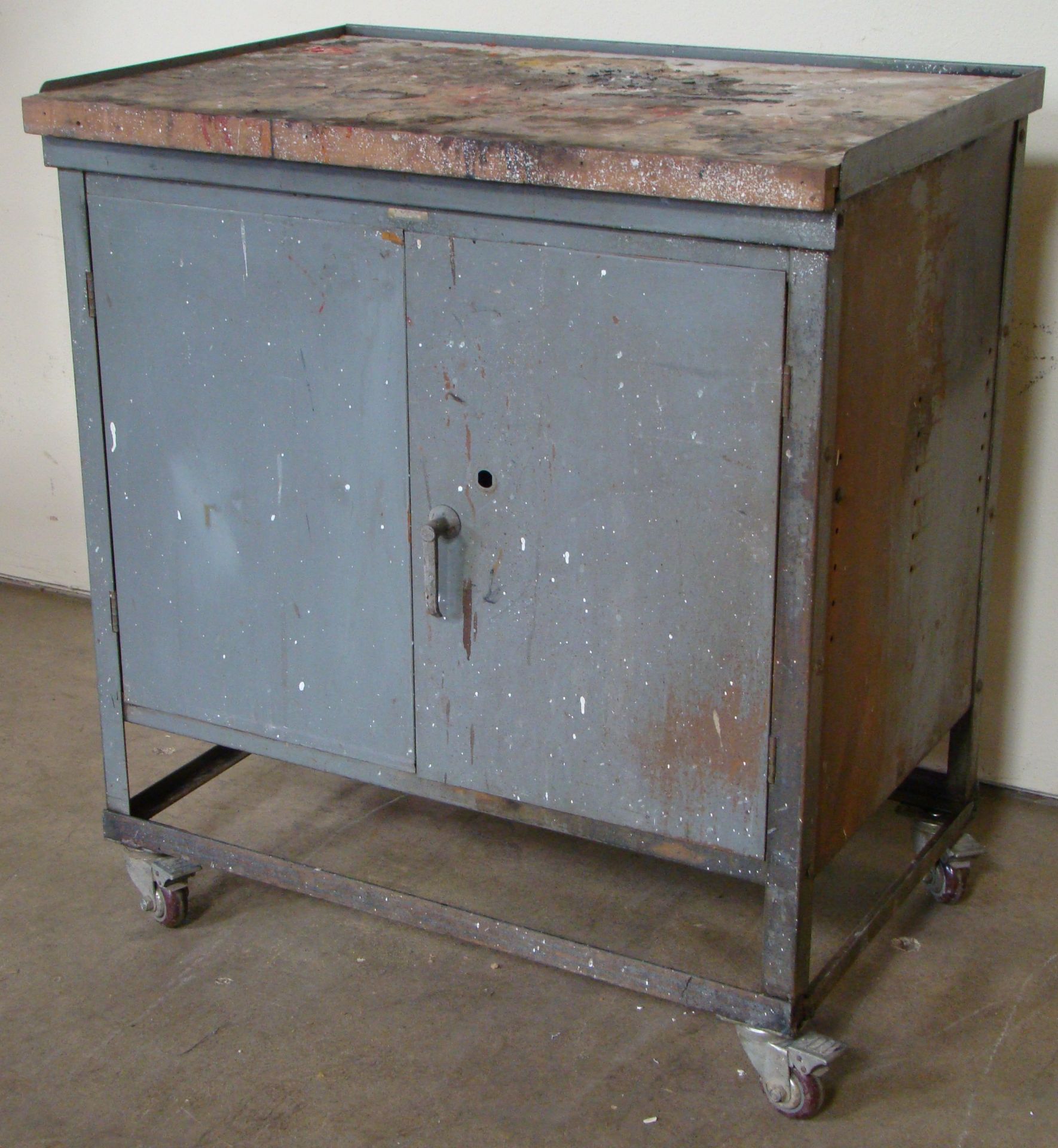 Rolling Storage Cabinet 40"h x 36"w x 25"d - Image 2 of 6