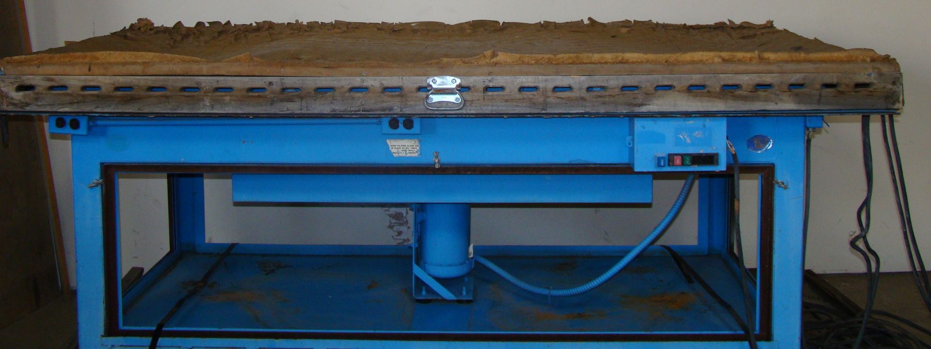 Denray Downdraft Wood Sanding Machine 4' x 8' Table Model 9600, 2HP 230/460 Volt 3PH