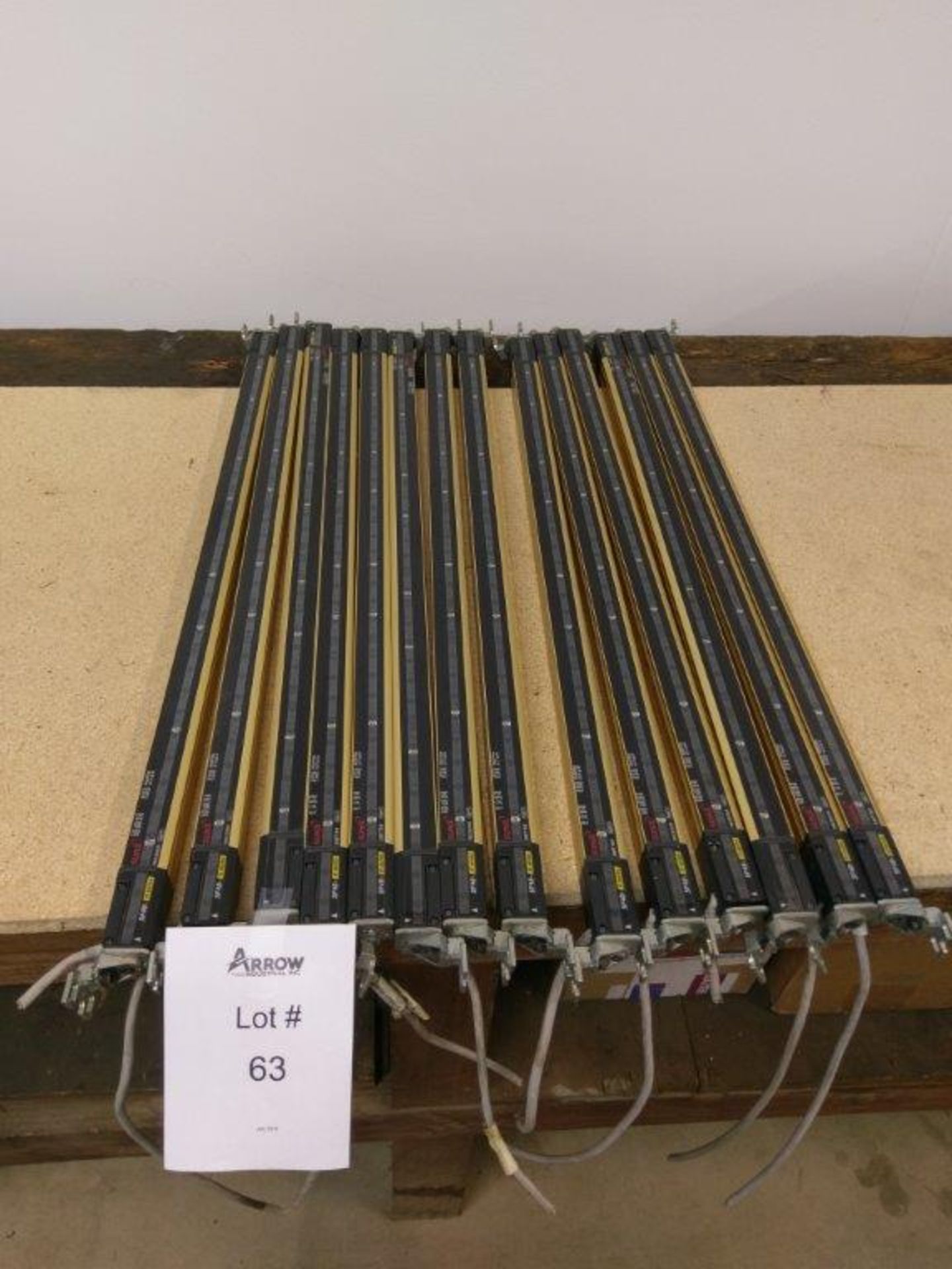 Lot of (14) SunX Light Curtain Emitter and Receiver Units Series SF4B - H