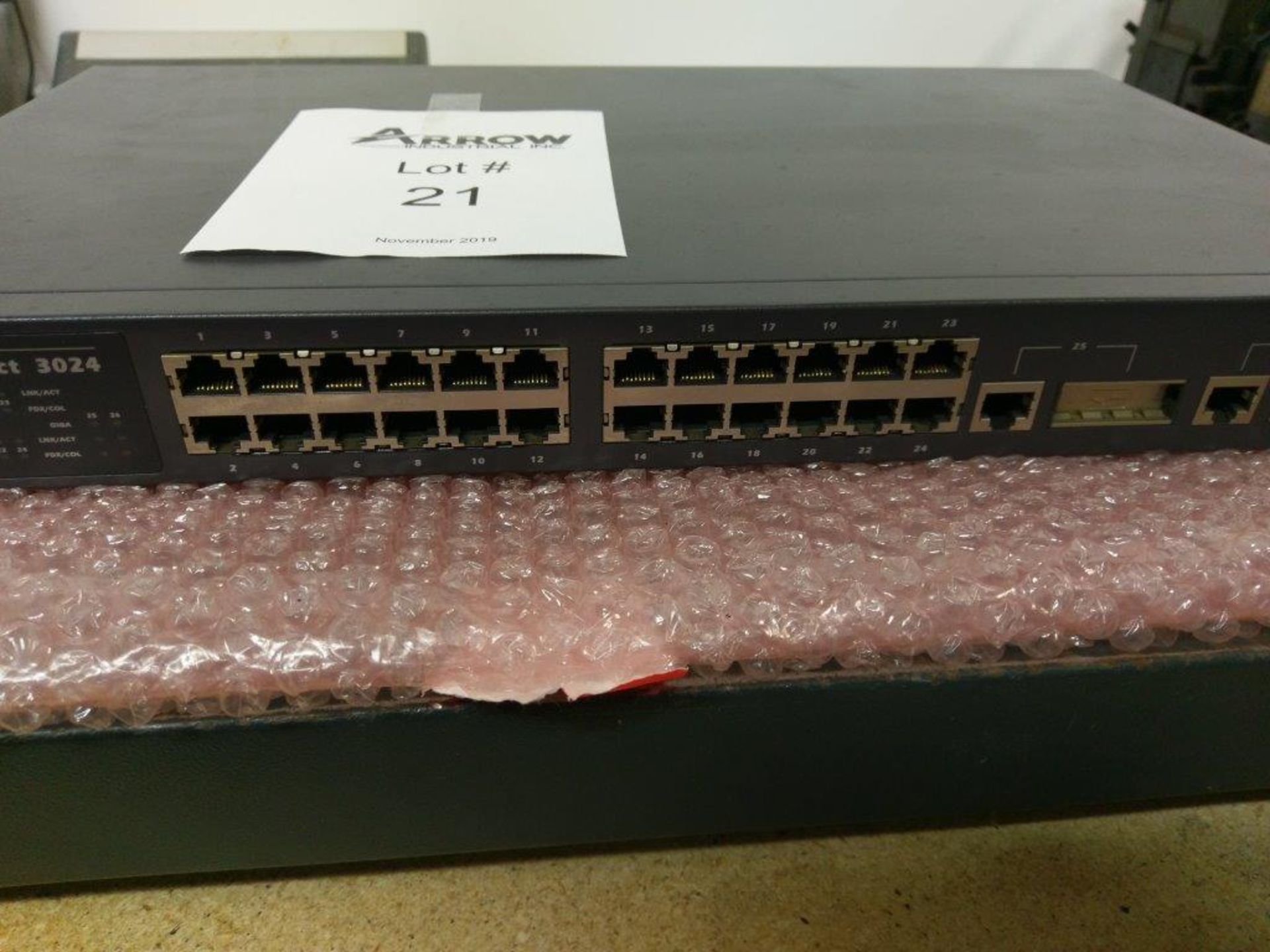 Dell PowerConnect 3024 Switch - Image 3 of 6