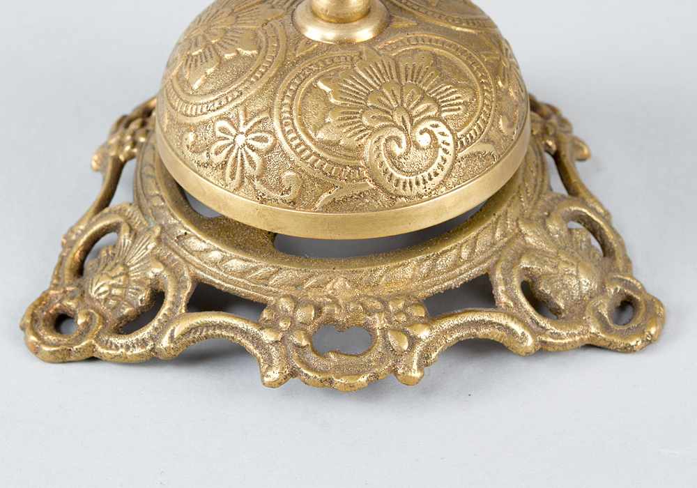 Table or reception BellTable or Reception bell, bronze cast with open work and bell knob, iron - Image 3 of 3