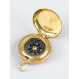 Pocket compassPocket compass, with to be opened lid with black dial and silvered numbers brass