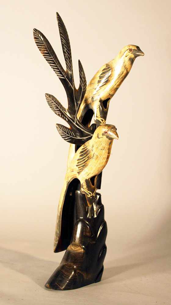 Horn carved sculpture of birds, 20.centuy30cmThis is a timed auction on our German portal lot-