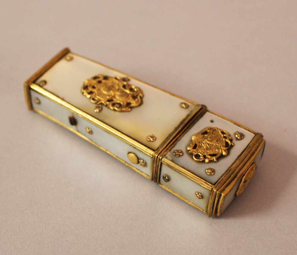 Necessaries box, mother of pearl gilded bronze, 18. century10cmThis is a timed auction on our German - Image 3 of 3