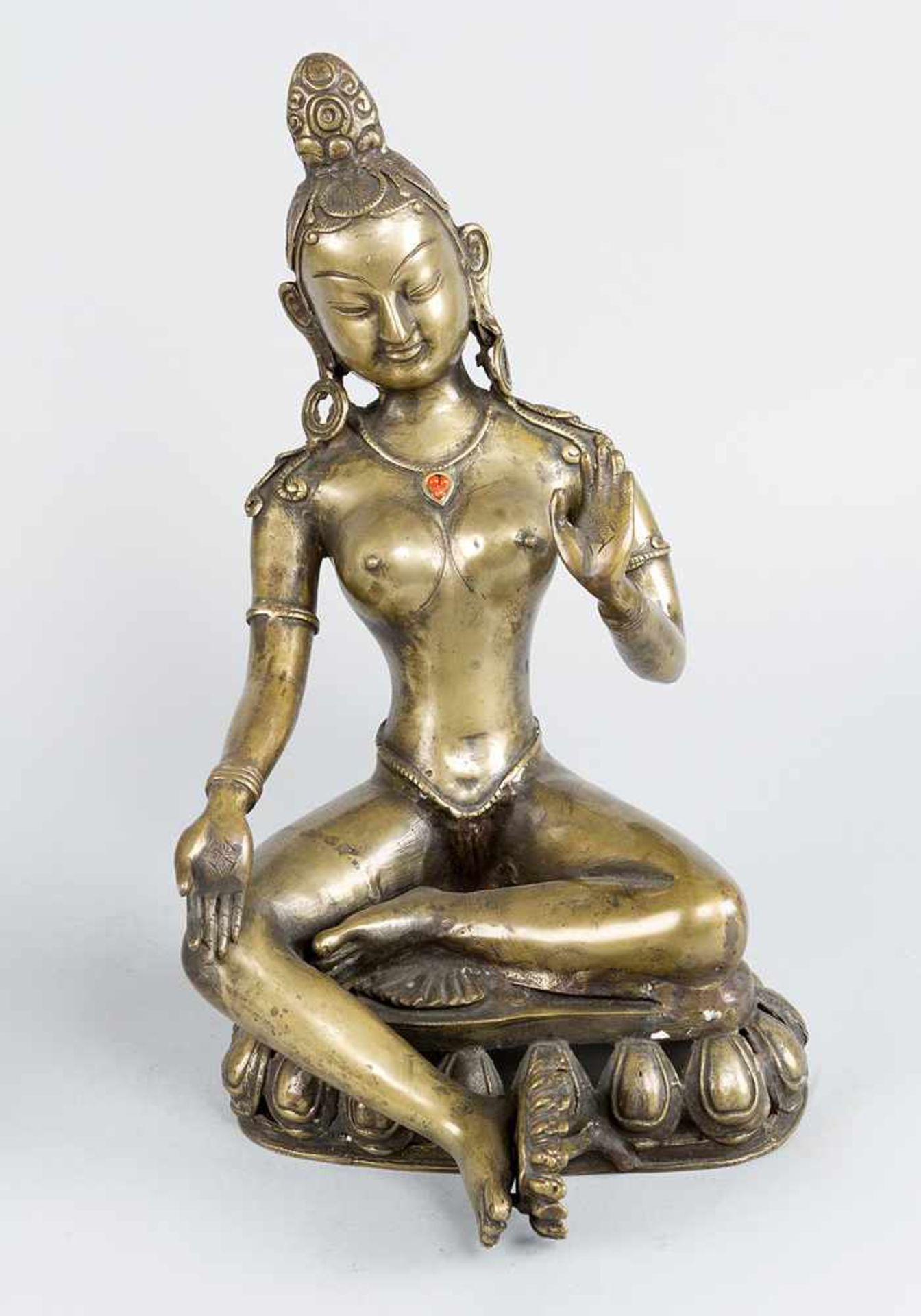 Two Asian Bronze statues30/40cmThis is a timed auction on our German portal lot-tissimo.com.View - Bild 3 aus 3