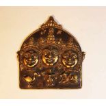 Asian Bronze plaque, cast , original patina18cmThis is a timed auction on our German portal lot-