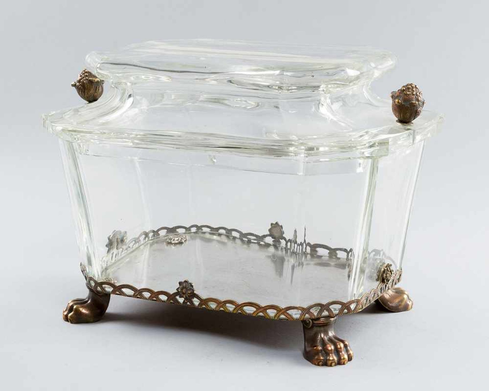 Glass Trunk,bronze feeds,lid,19. Century30x25cmThis is a timed auction on our German portal lot- - Bild 3 aus 3