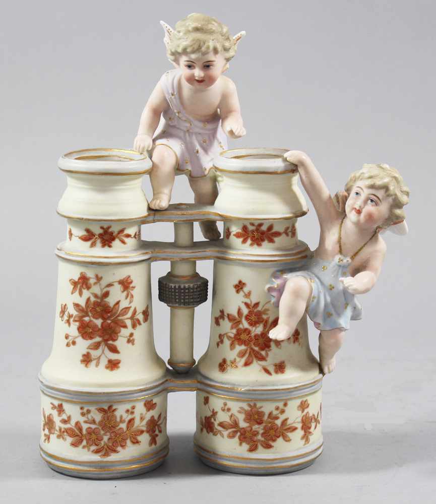 Porcelain Group, painted,19. Century20cmThis is a timed auction on our German portal lot-tissimo.