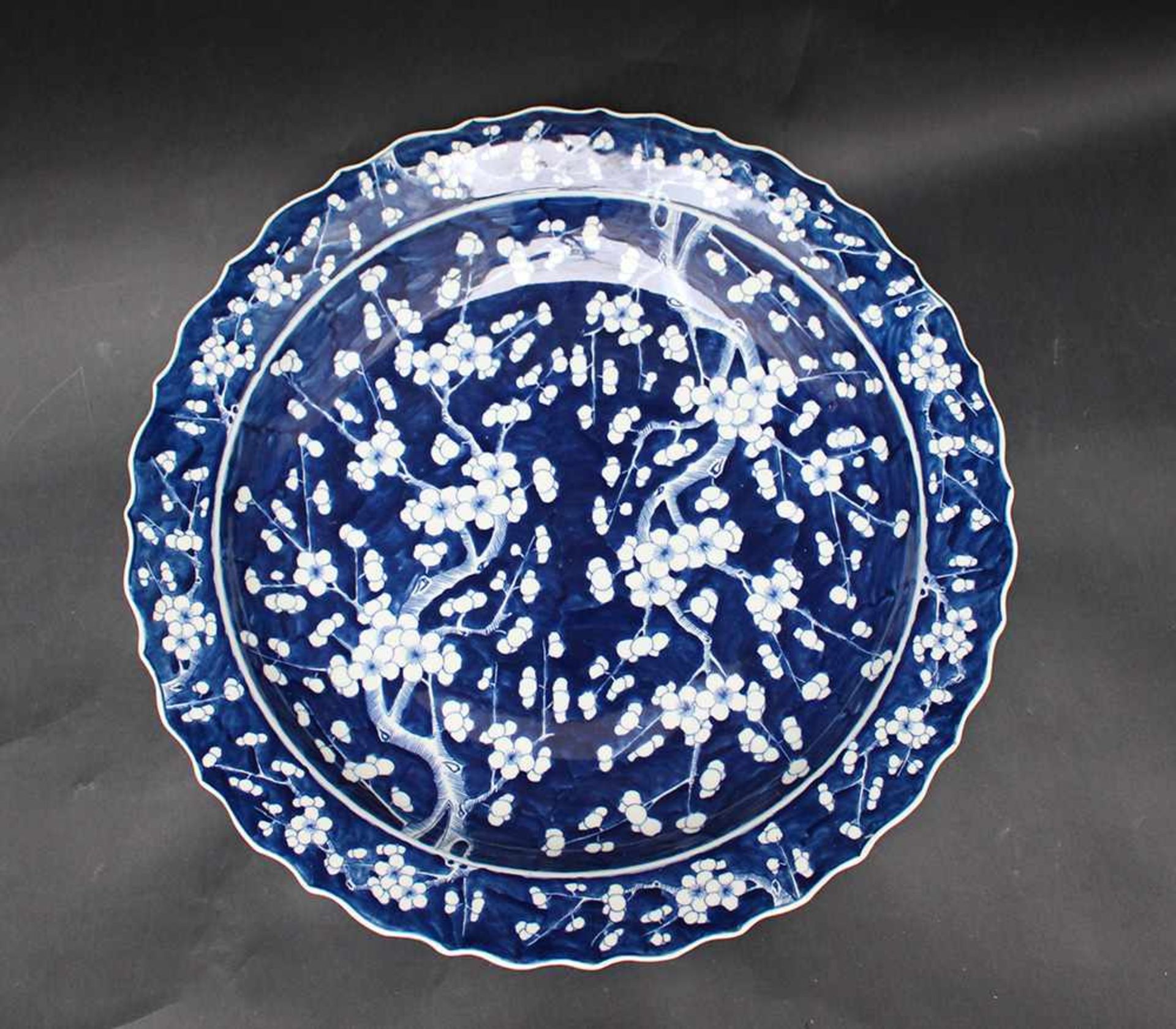 Chinese Porcelain Plate painted,Qing Dynasty40cmThis is a timed auction on our German portal lot- - Bild 2 aus 3