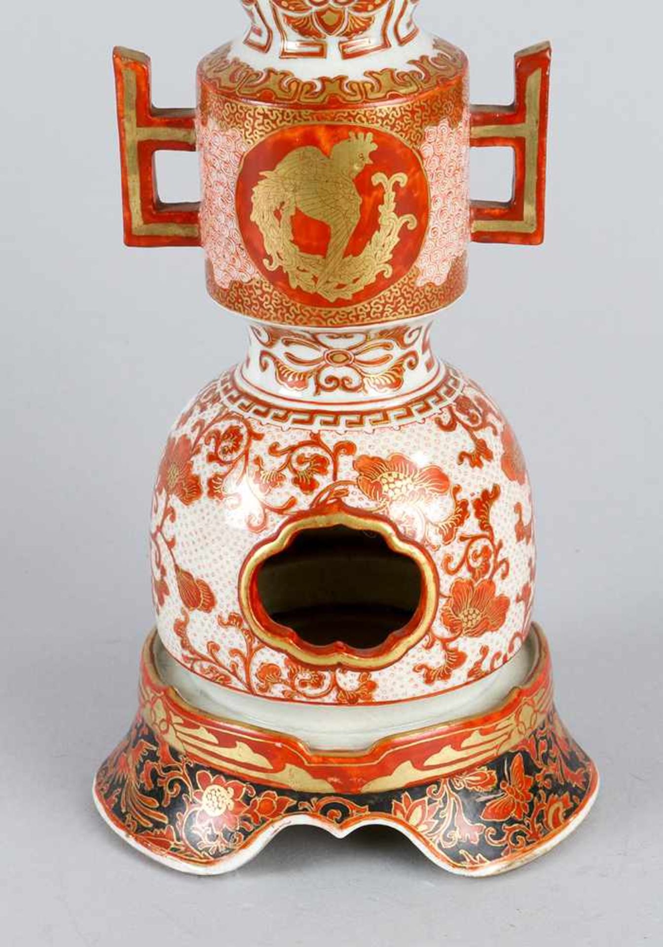 Pair of Imari Candle Sticks, porcelain, each with spout and handgrips, open work, round bowed - Bild 3 aus 3