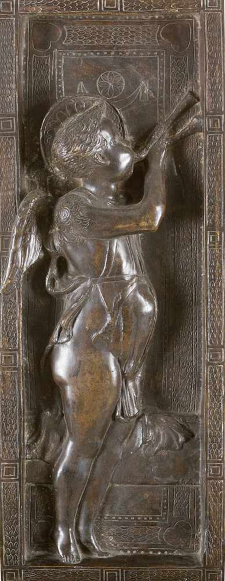 Bronze Relief, in Renaissance Manner; bronze plaque with angel and integrated border, original - Bild 2 aus 3