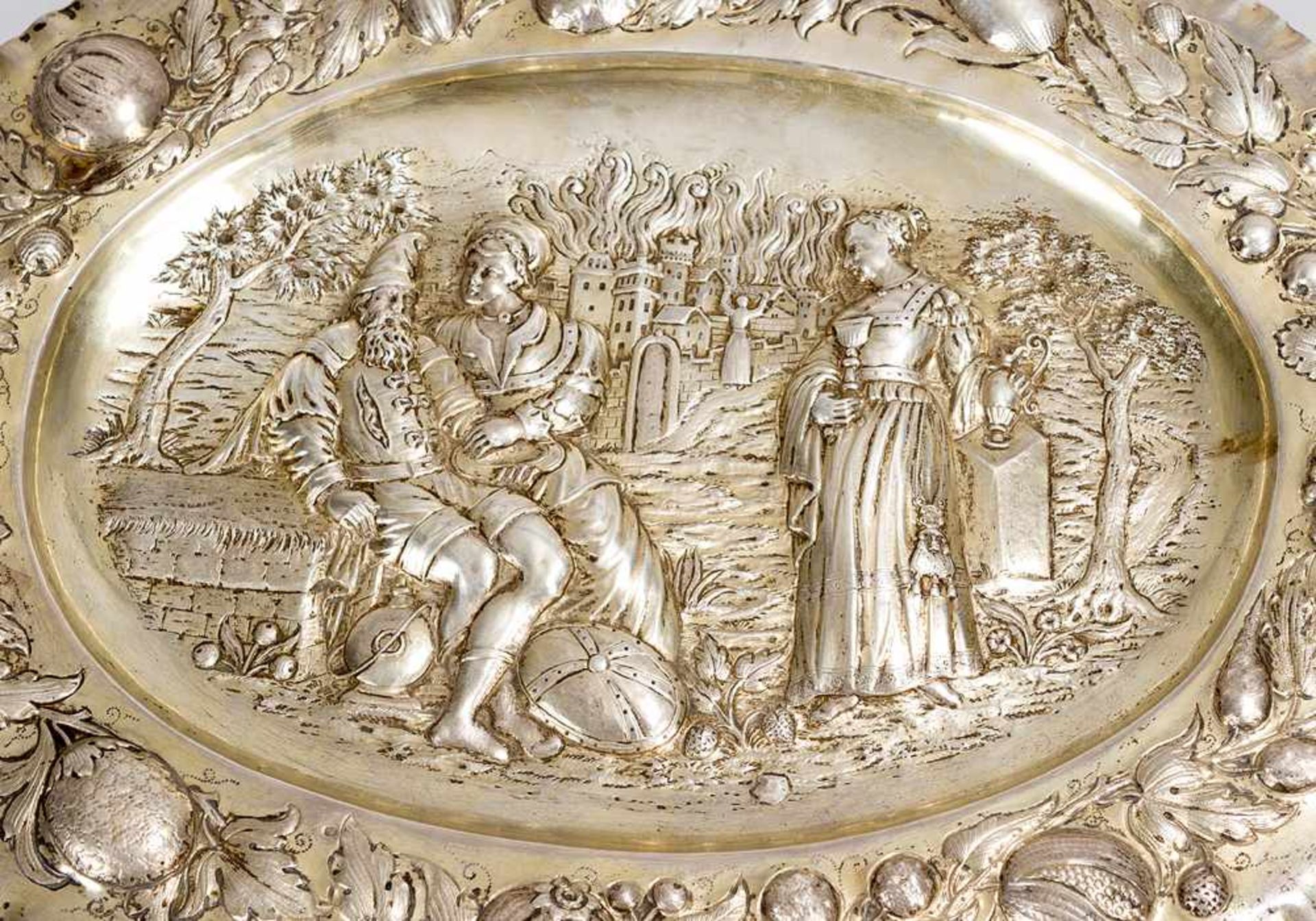 Baroque silver salver in oval shape, with waved border, decorated with fruits; in the centre Lot and - Bild 2 aus 3
