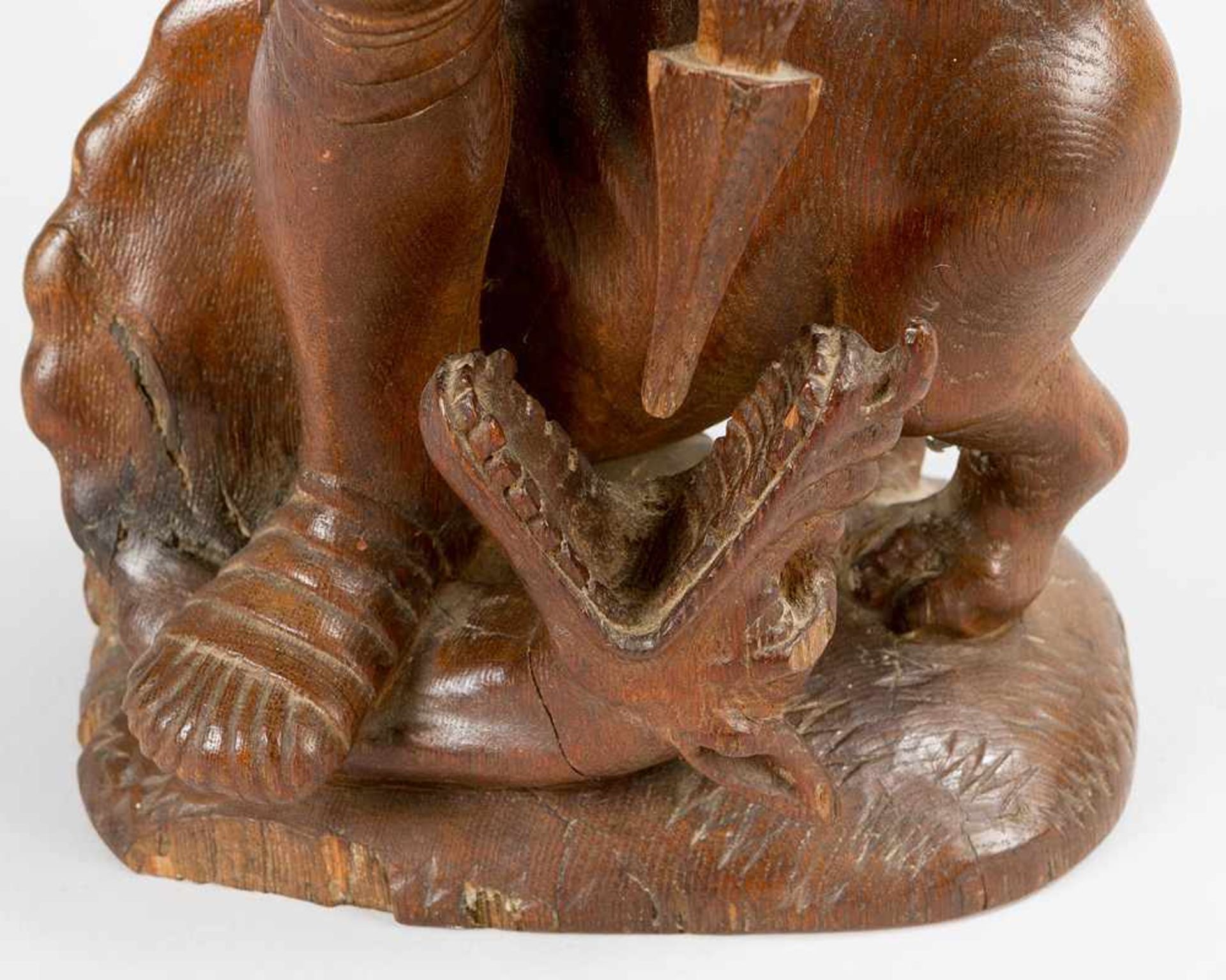 German sculptor 15th Century, St. Michael with the dragon, oak wood carved, on naturalistic base; on - Bild 3 aus 3