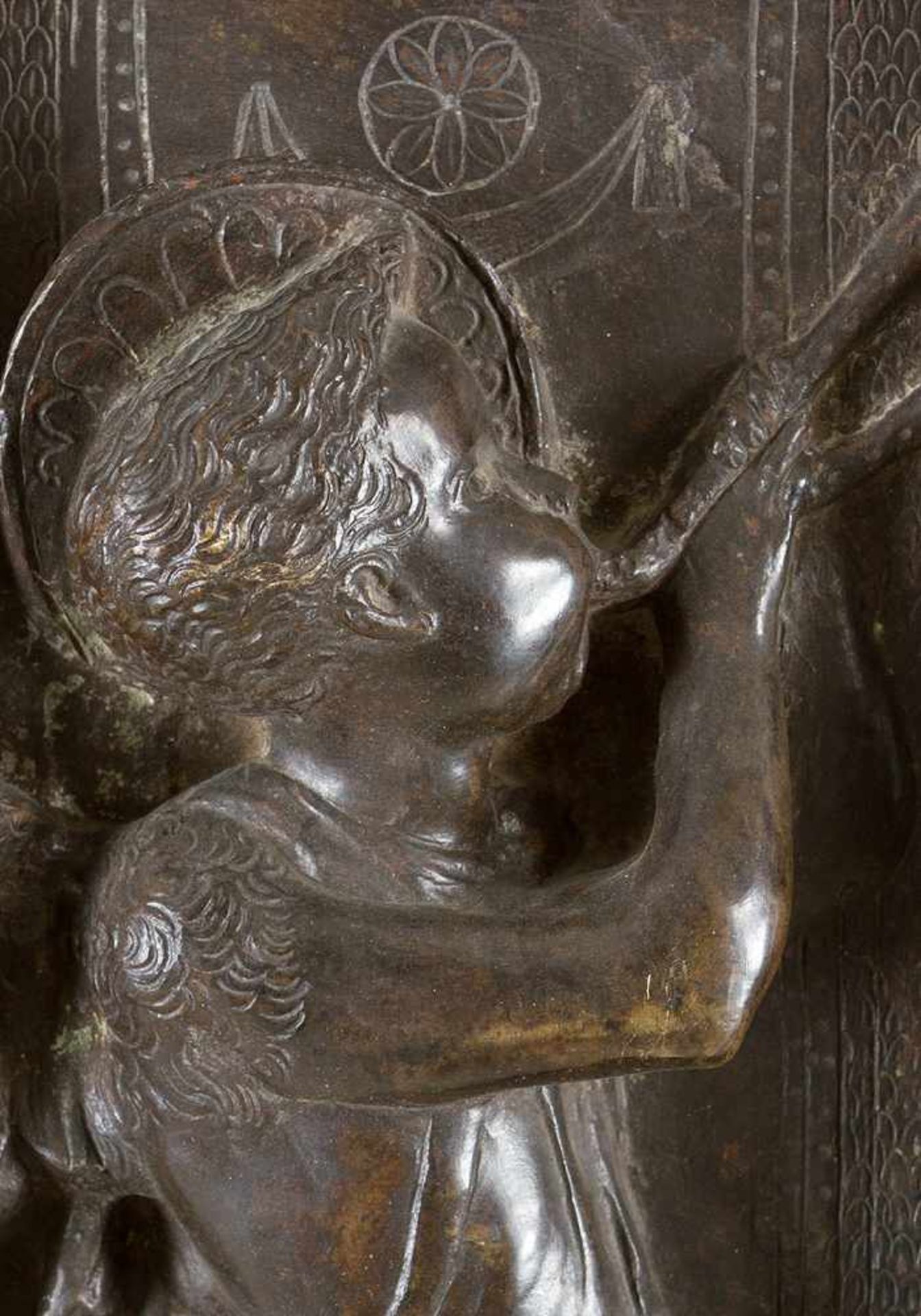 Bronze Relief, in Renaissance Manner; bronze plaque with angel and integrated border, original - Bild 3 aus 3