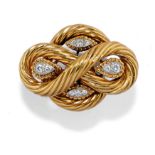 BOUCLE D'OREILLE EN OR ET DIAMANTS, SIGNEE VAN CLEEF & ARPELS