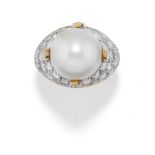 BAGUE D‘ME EN OR DEUX TONS, PERLE DE CULTURE ET DIAMANTS, SIGNEE' MISSIAGLIA