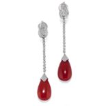 PENDANTS D'OREILLES EN OR, CORAIL ET DIAMANTS