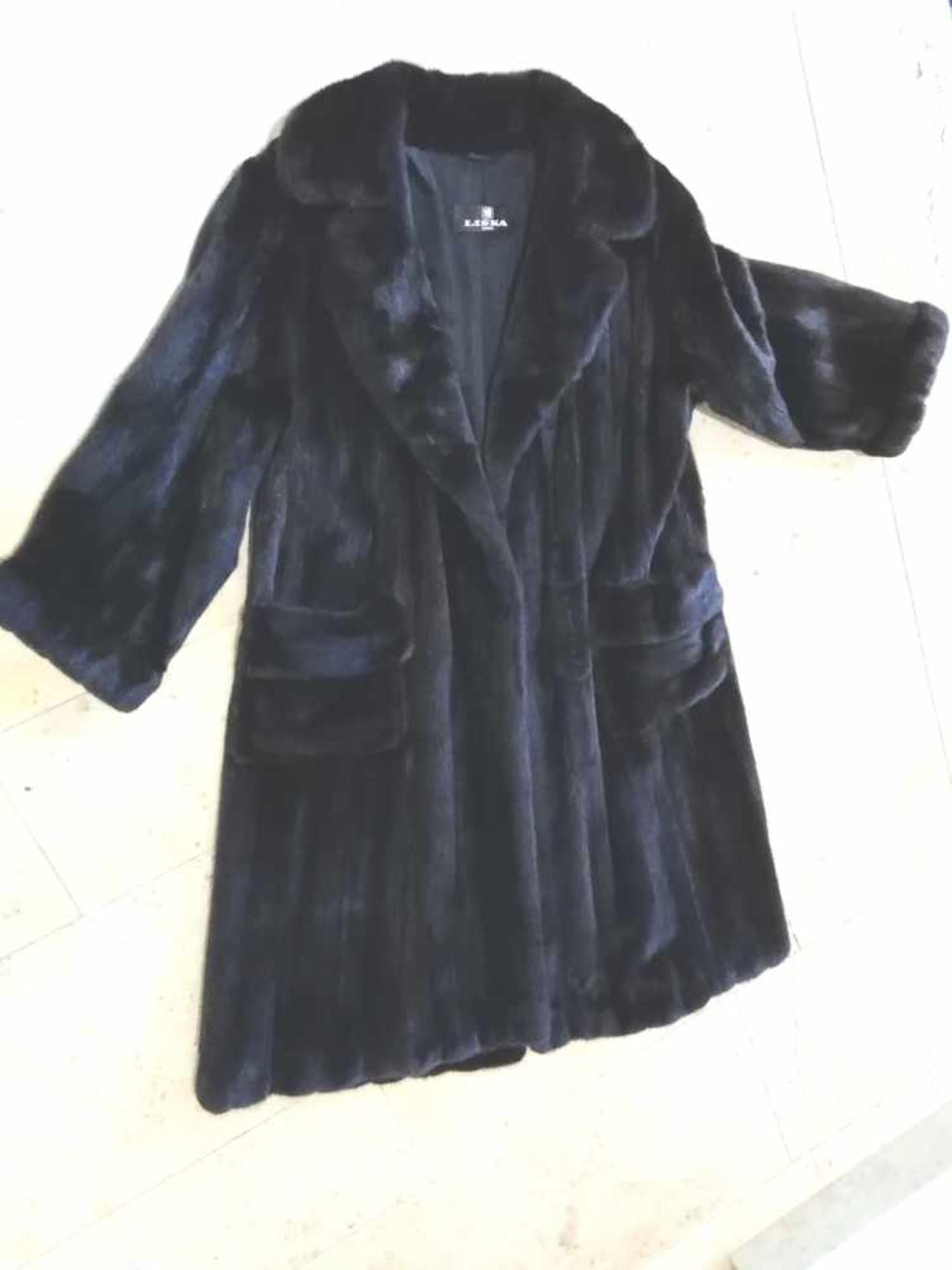 Langer Nerzmantel dunkelbraun-schwarz, seitliche Taschen, Herrenfasson, Marke Liska, Größe M, sehr