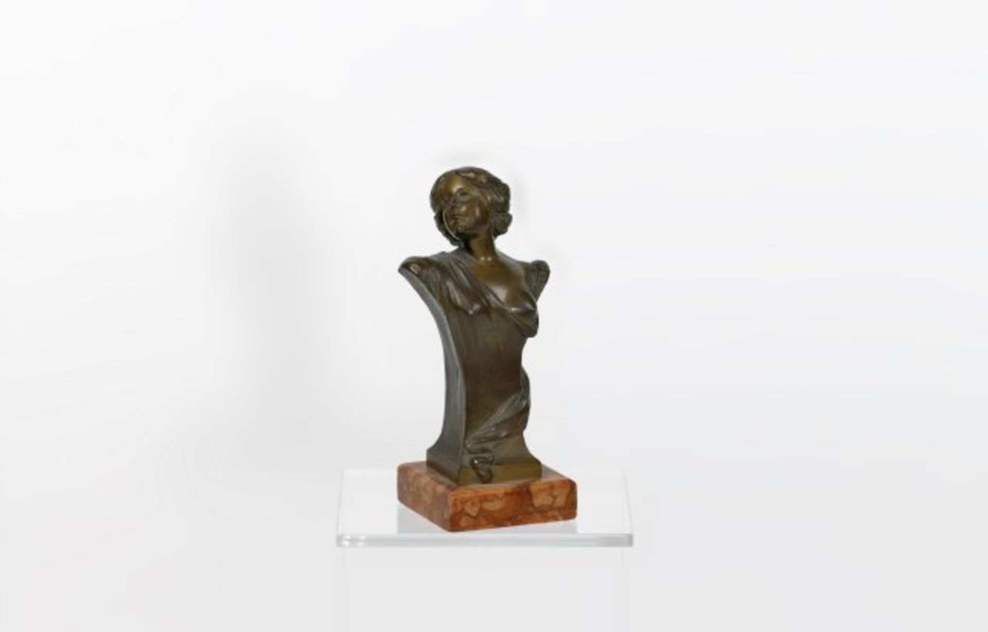 FrauendarstellungBüste, Bronze, Haare zum Knoten gebunden, um 1900, auf Steinsockel, Höhe 12,5cm,