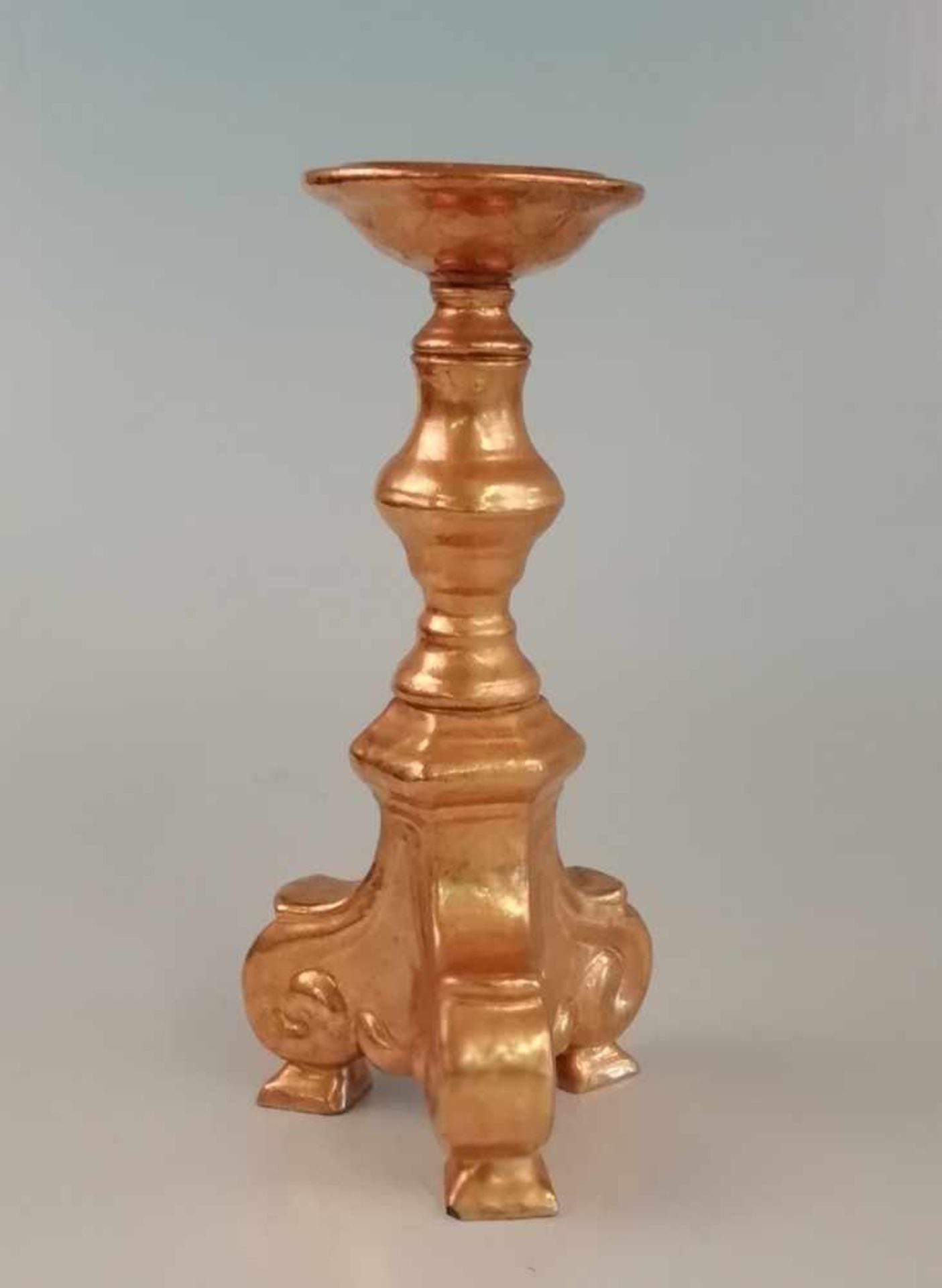 KerzenhalterAnfang 20. Jh., ziegelfarbener Ton, goldfarben bemalt, Höhe 36 cm;