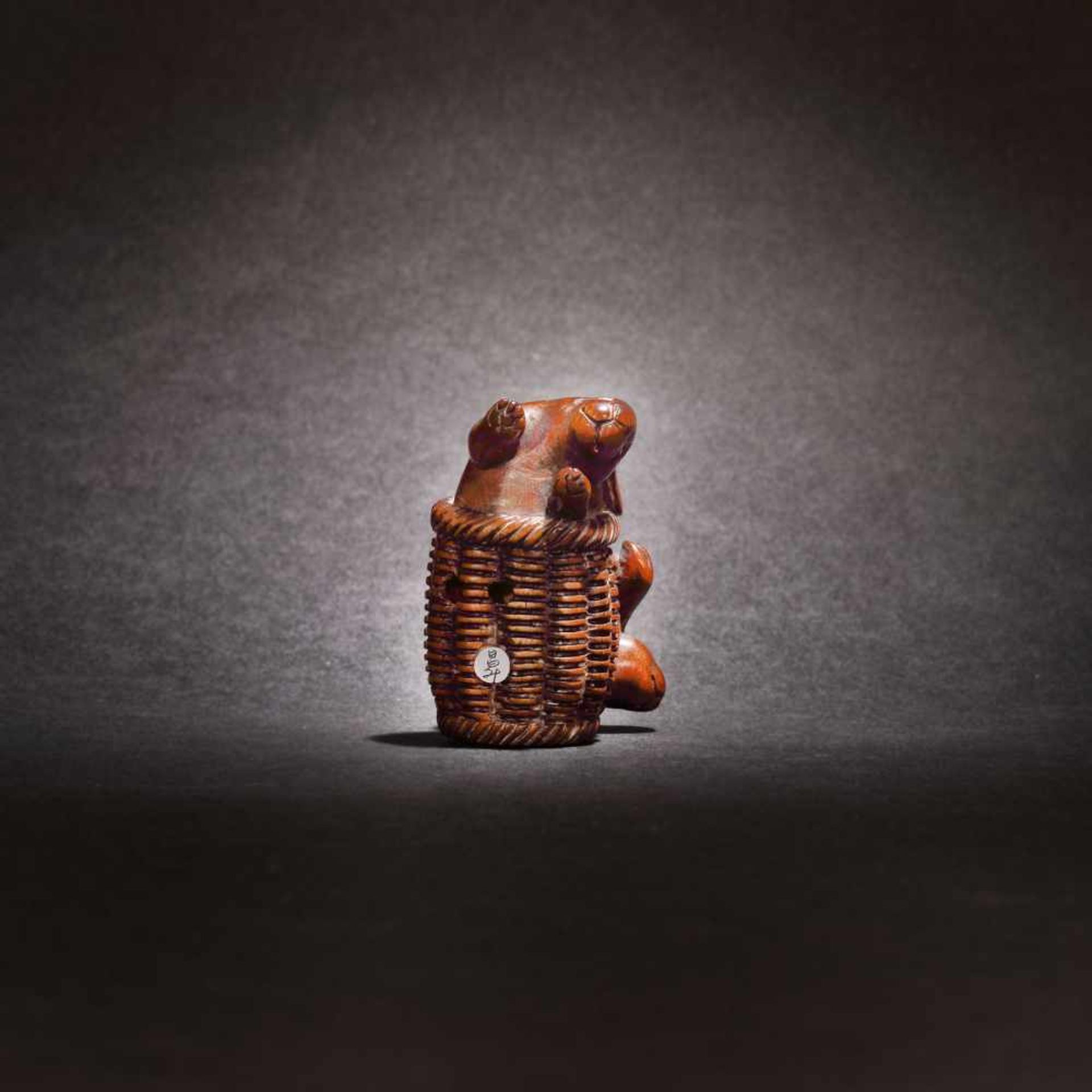 Wooden Netsuke of two rabbits, signature: Nissho, Meiji Era, Japan, the 19th centuryWooden Netsuke - Bild 2 aus 4