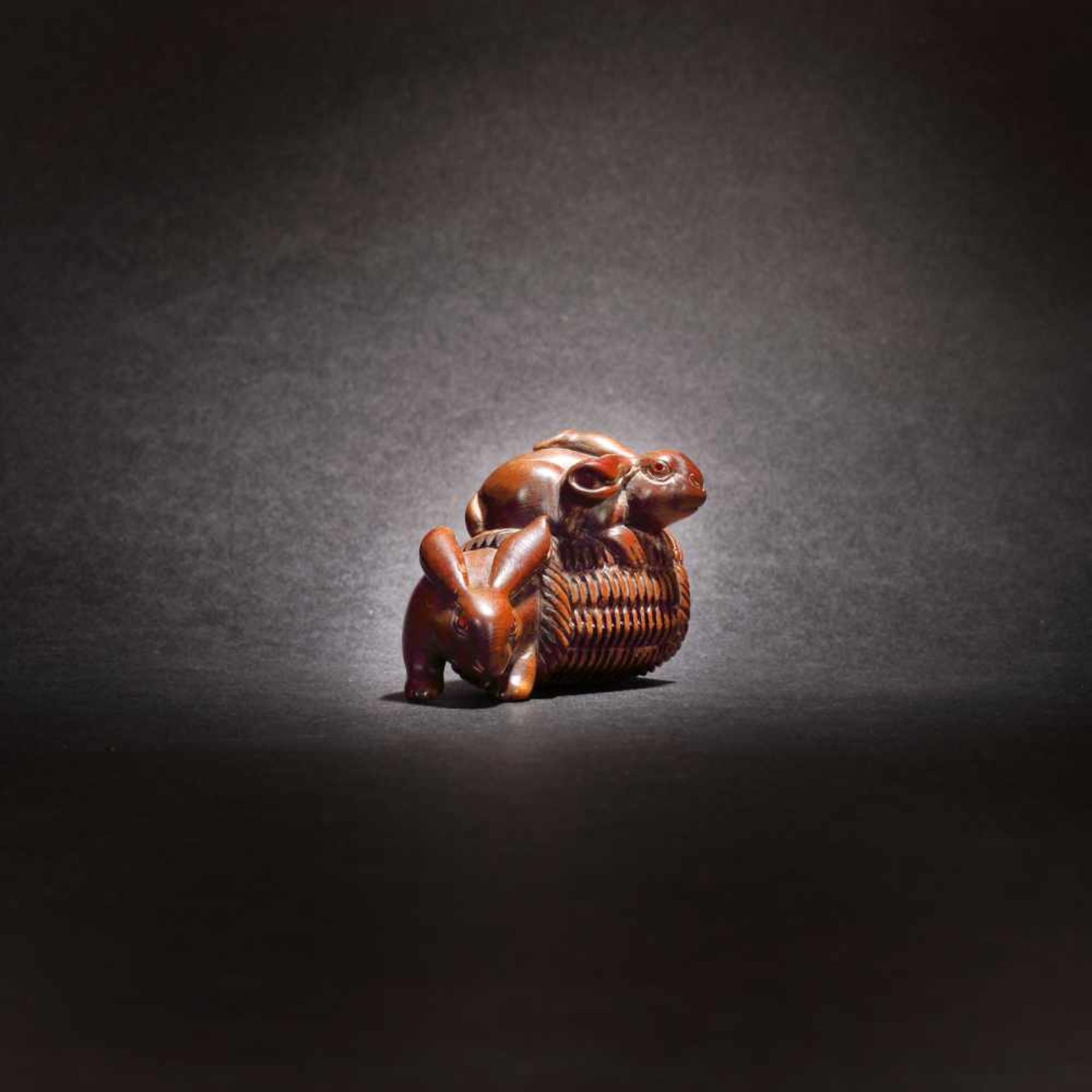 Wooden Netsuke of two rabbits, signature: Nissho, Meiji Era, Japan, the 19th centuryWooden Netsuke - Bild 3 aus 4