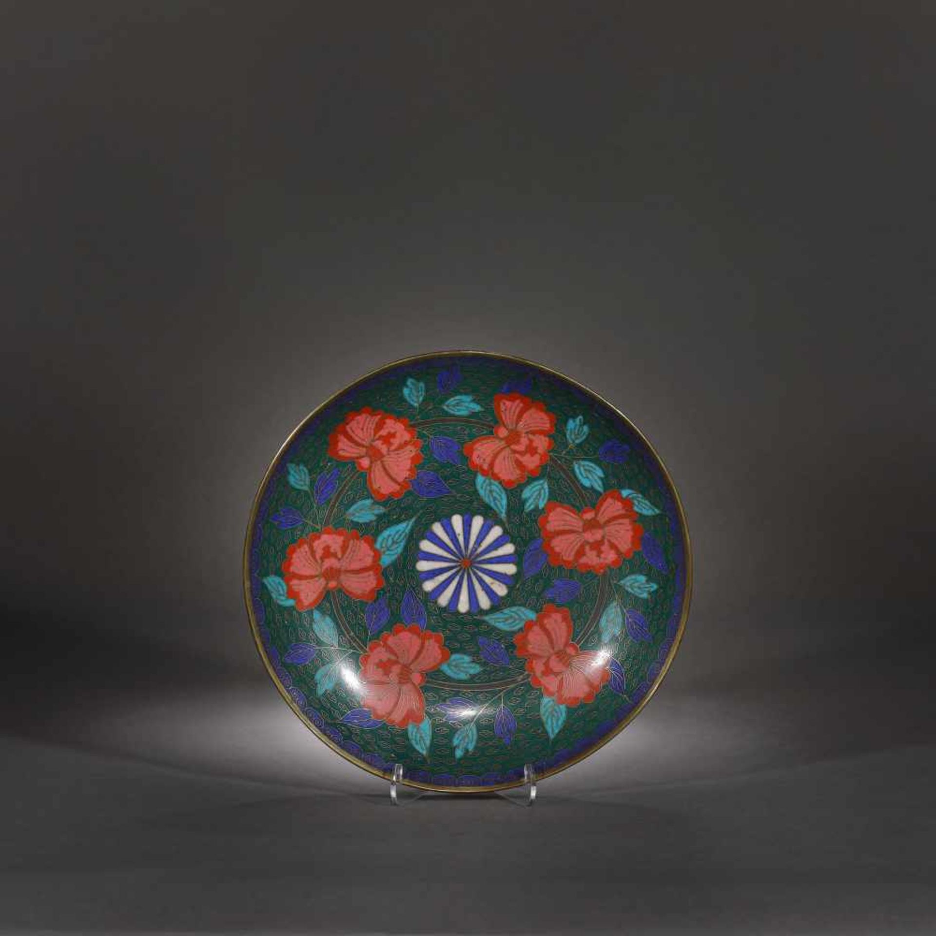 Bronze plate with cloisonné decorations of hibiscus flowers, the Edo Period, Japan, the beginning of